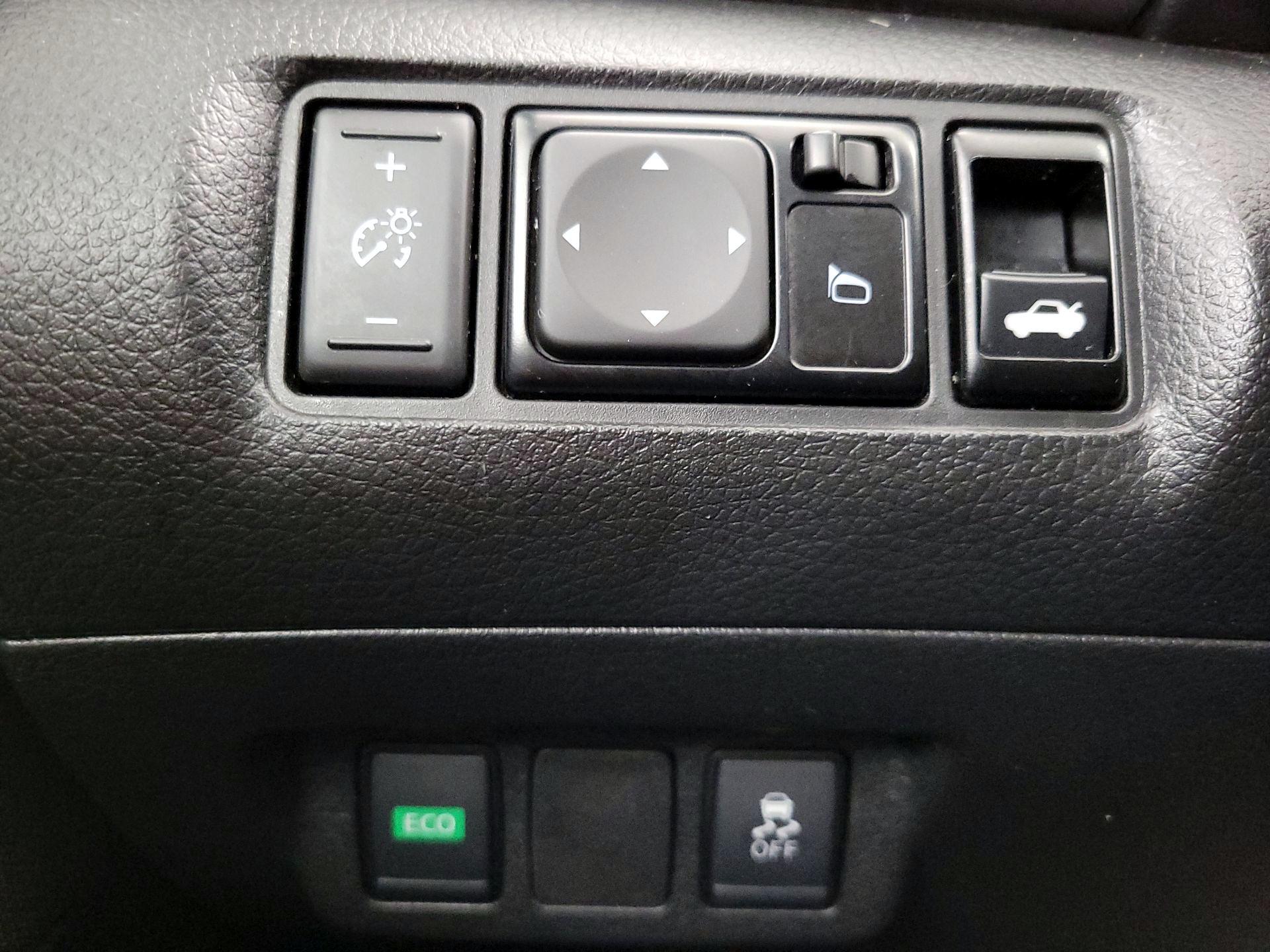 Thumbnail: 2019 Nissan Sentra - 13