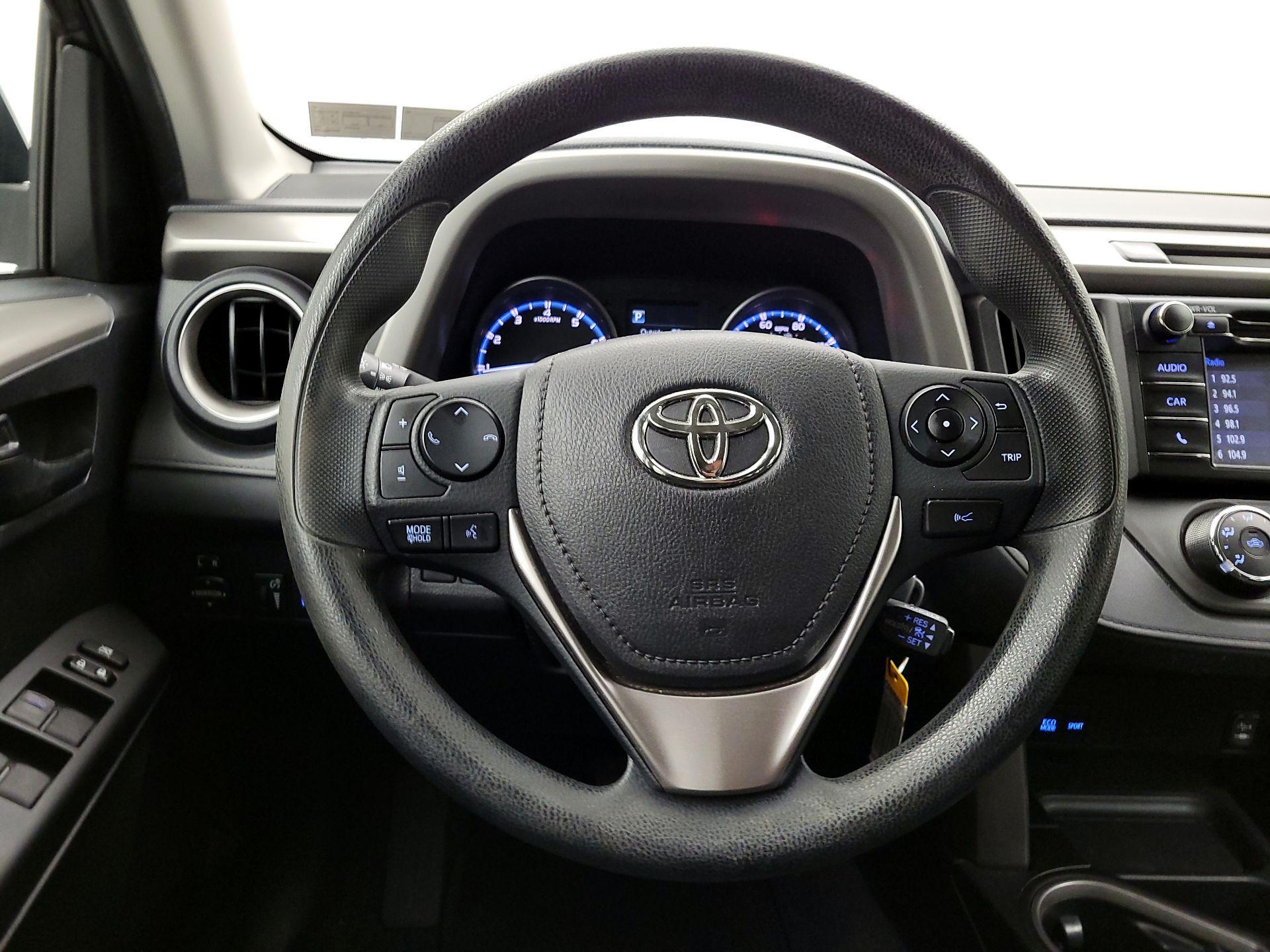 Thumbnail: 2017 Toyota RAV4 - 10