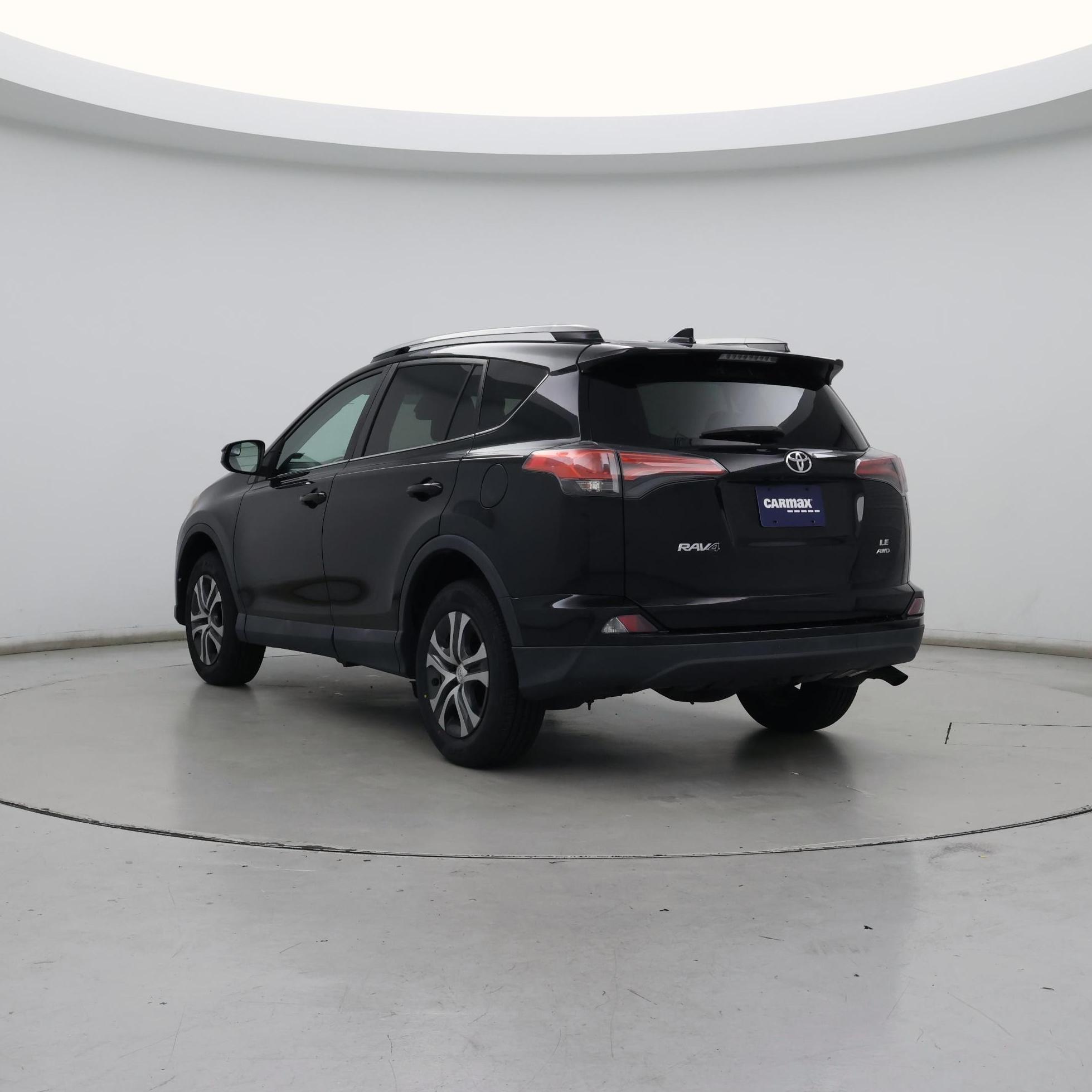Thumbnail: 2017 Toyota RAV4 - 2
