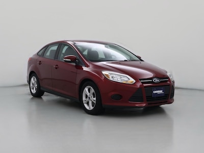 Red 2014 Ford Focus SE