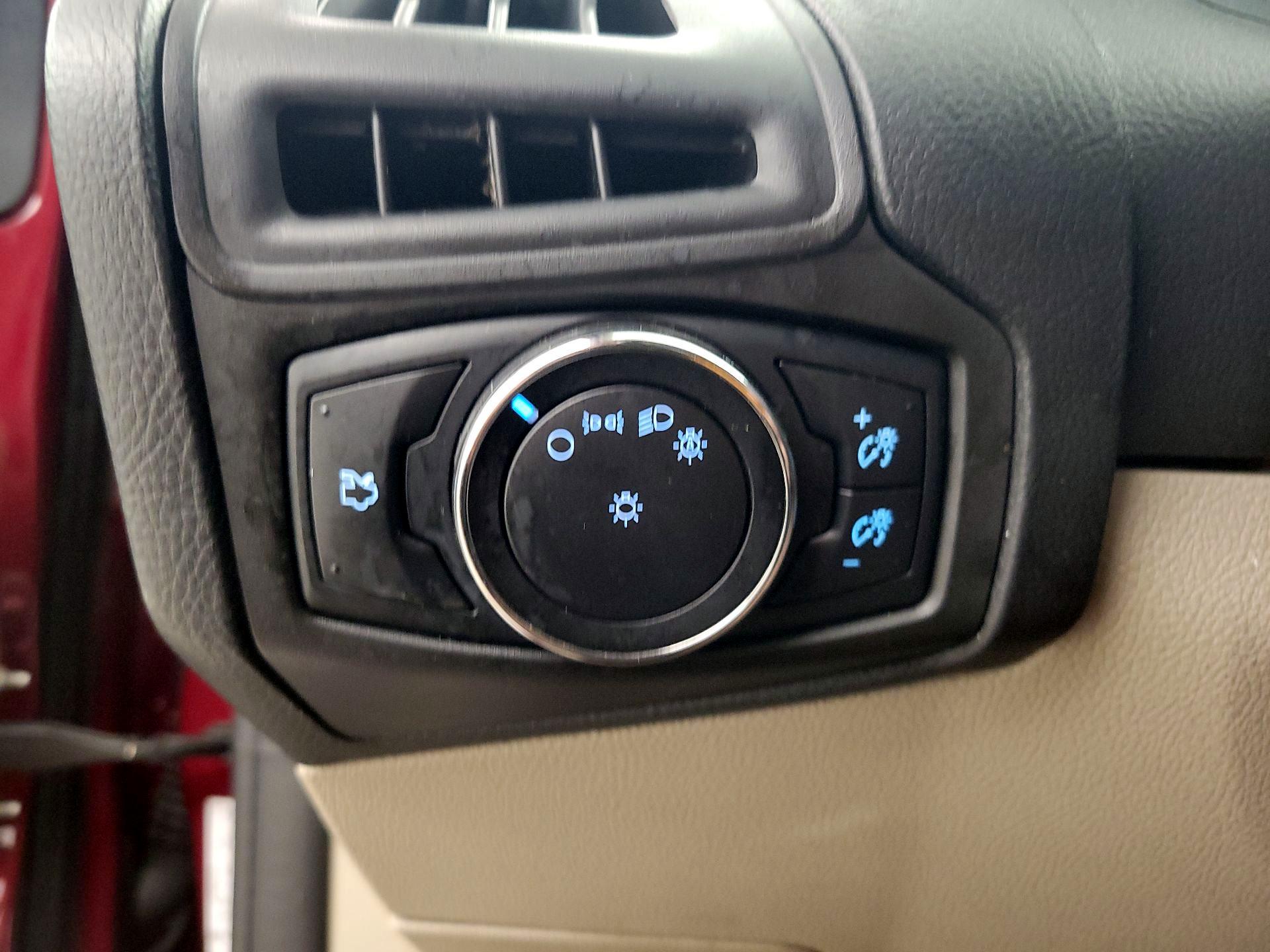 Thumbnail: 2014 Ford Focus - 13