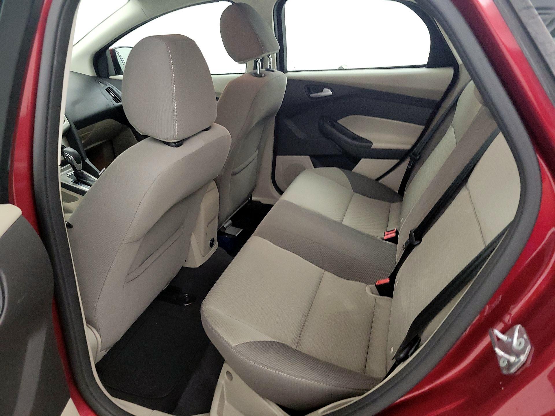 Thumbnail: 2014 Ford Focus - 17