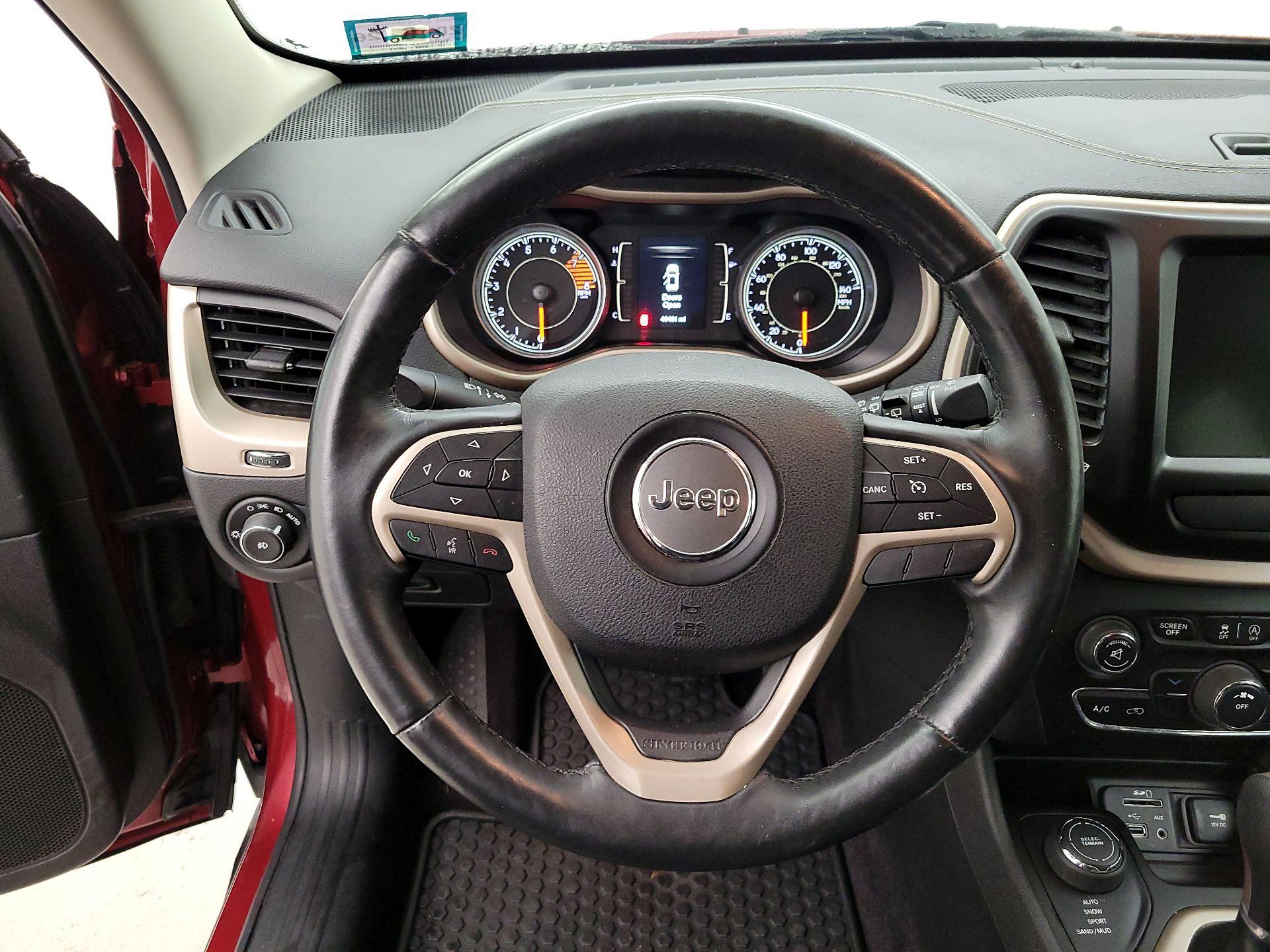 Thumbnail: 2017 Jeep Cherokee - 10