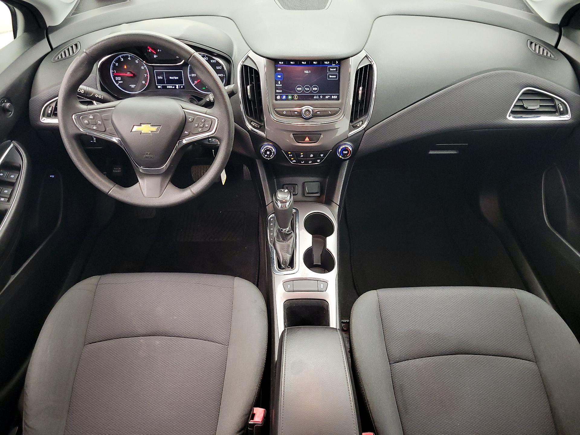 Thumbnail: 2019 Chevrolet Cruze - 9