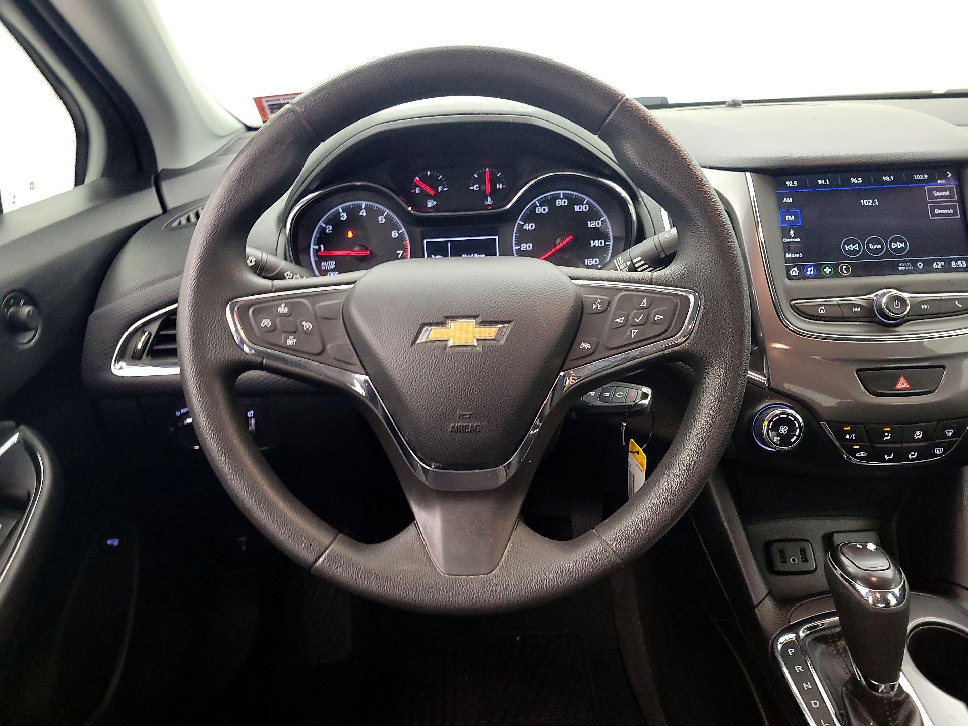 Thumbnail: 2019 Chevrolet Cruze - 10