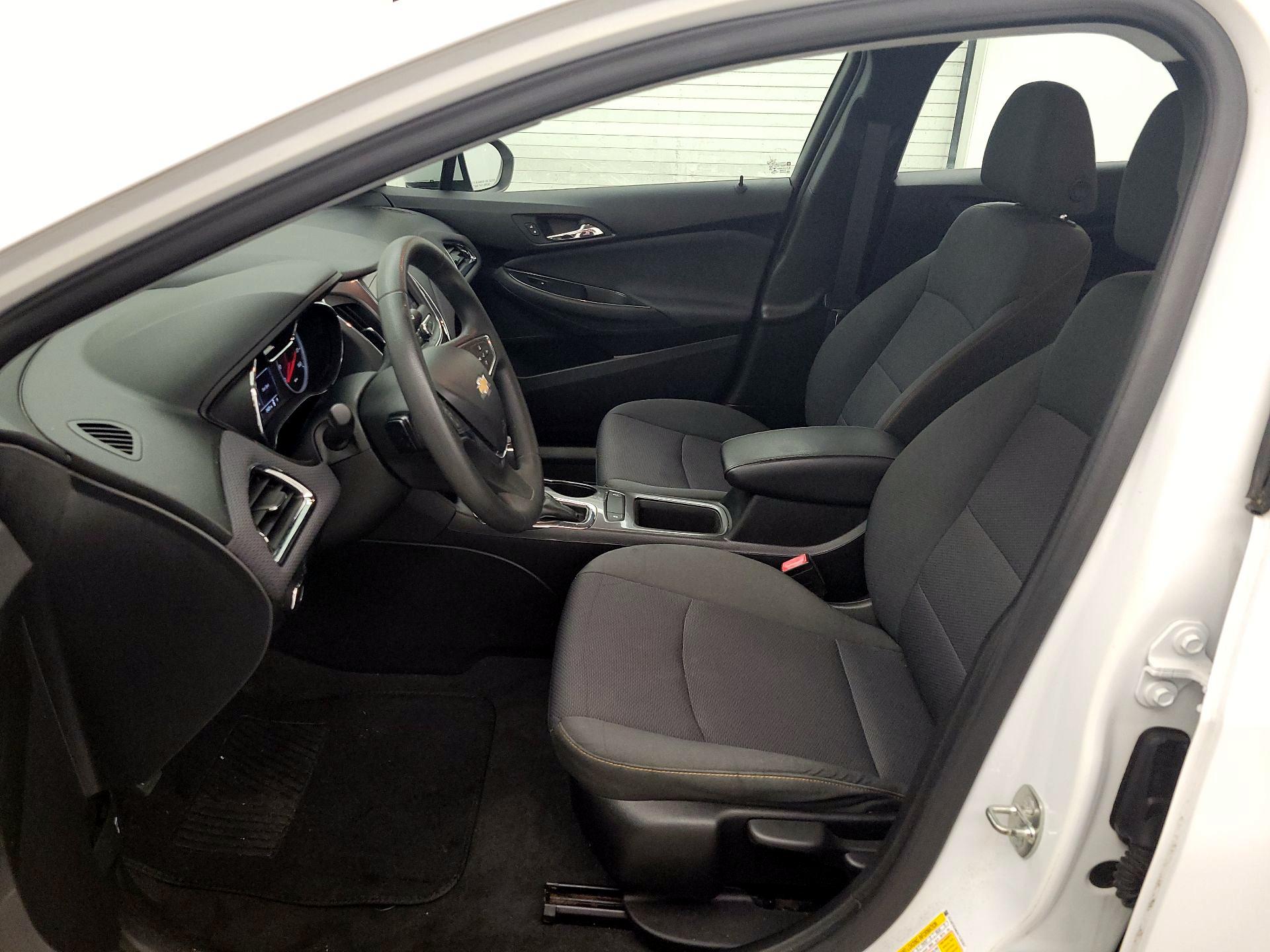 Thumbnail: 2019 Chevrolet Cruze - 11