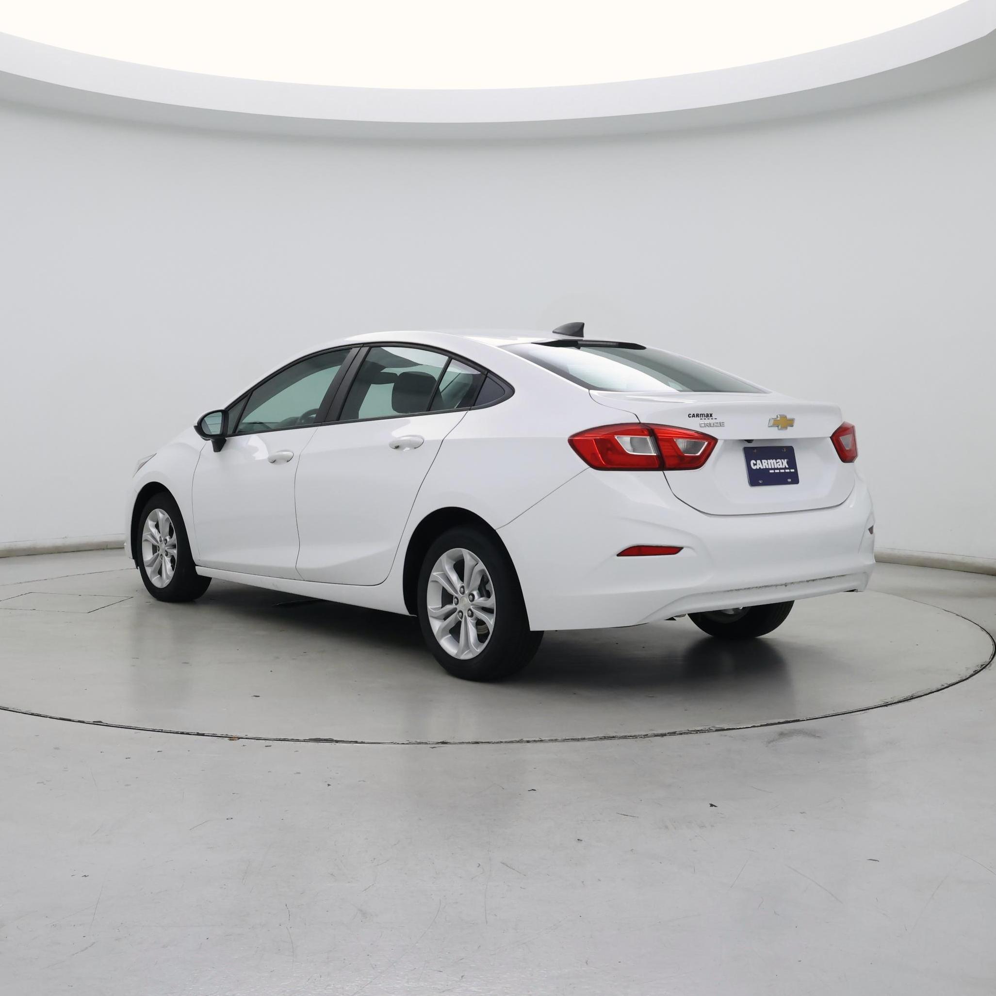 Thumbnail: 2019 Chevrolet Cruze - 2