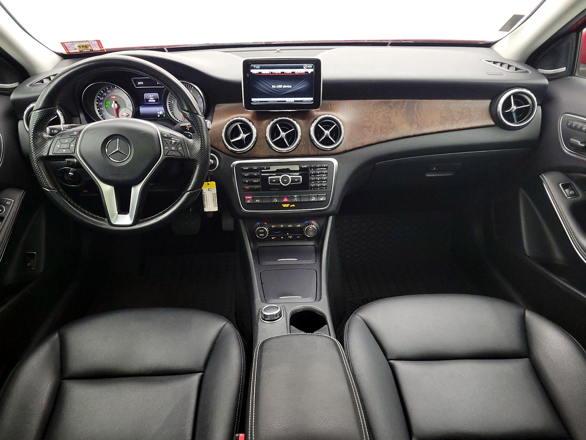 Thumbnail: 2015 Mercedes-Benz GLA - 9