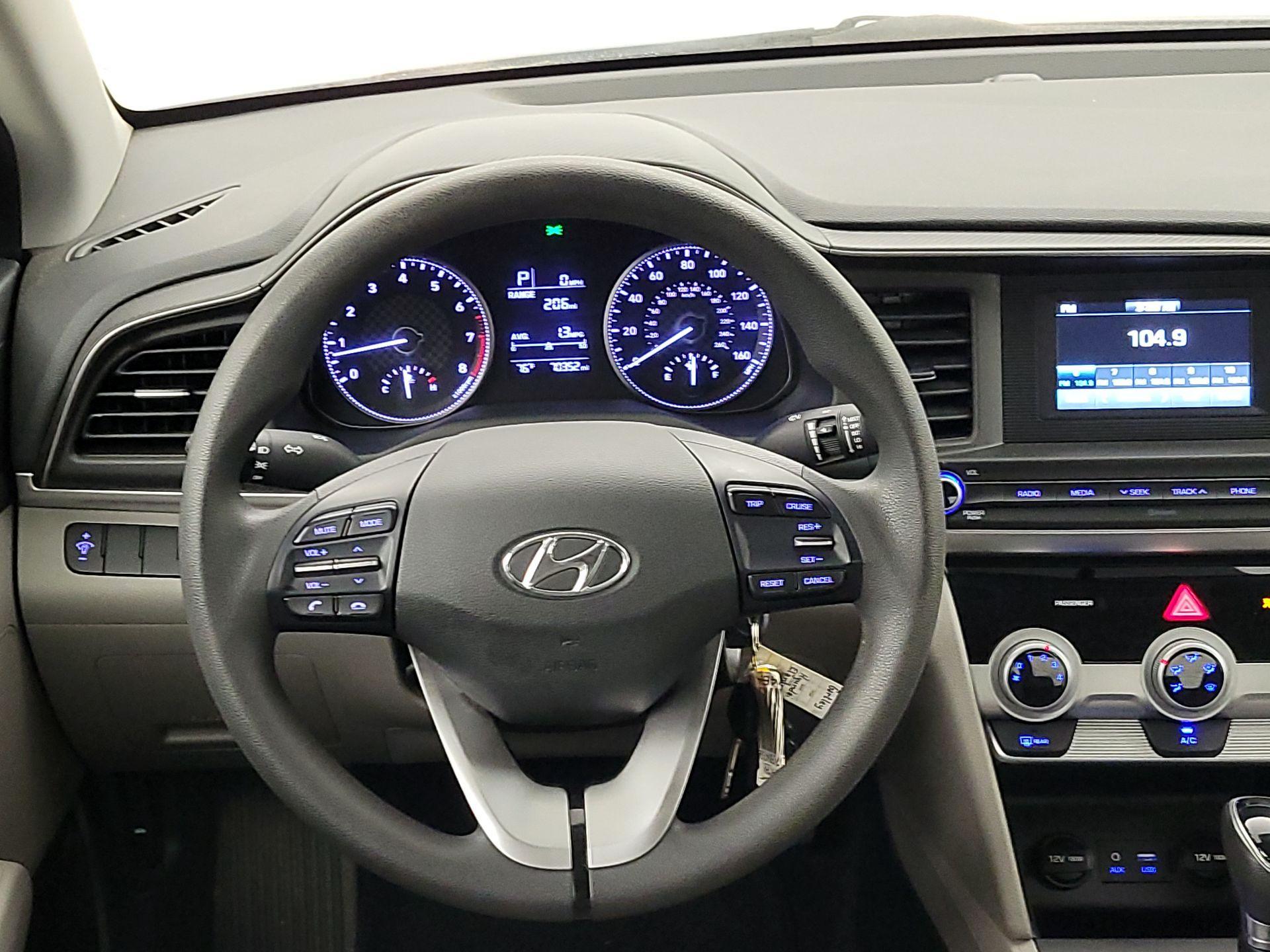 Thumbnail: 2019 Hyundai Elantra - 10