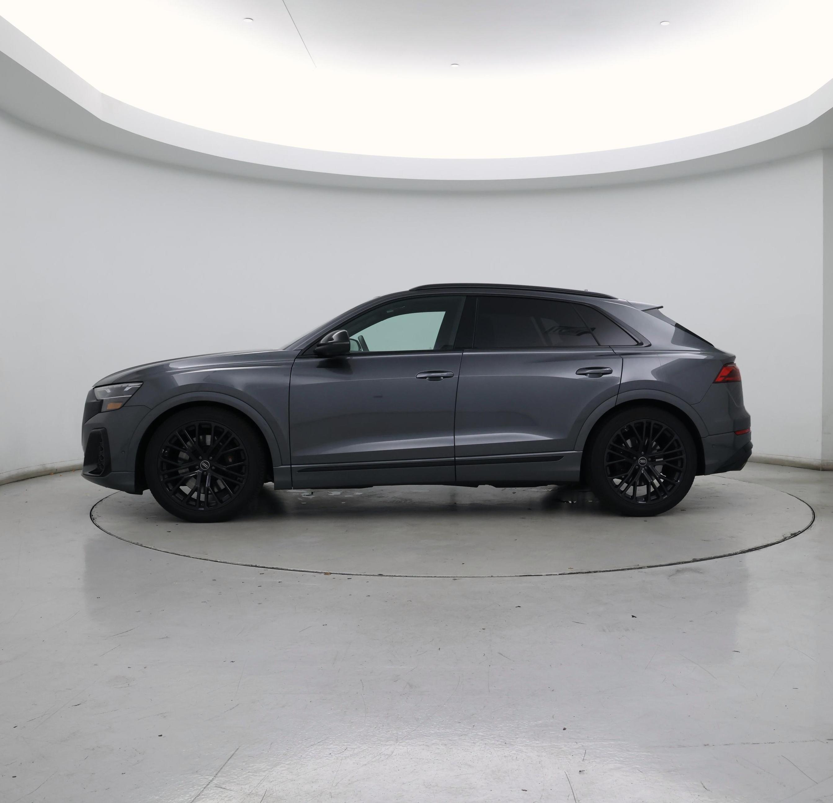 Thumbnail: 2024 Audi SQ8 - 3
