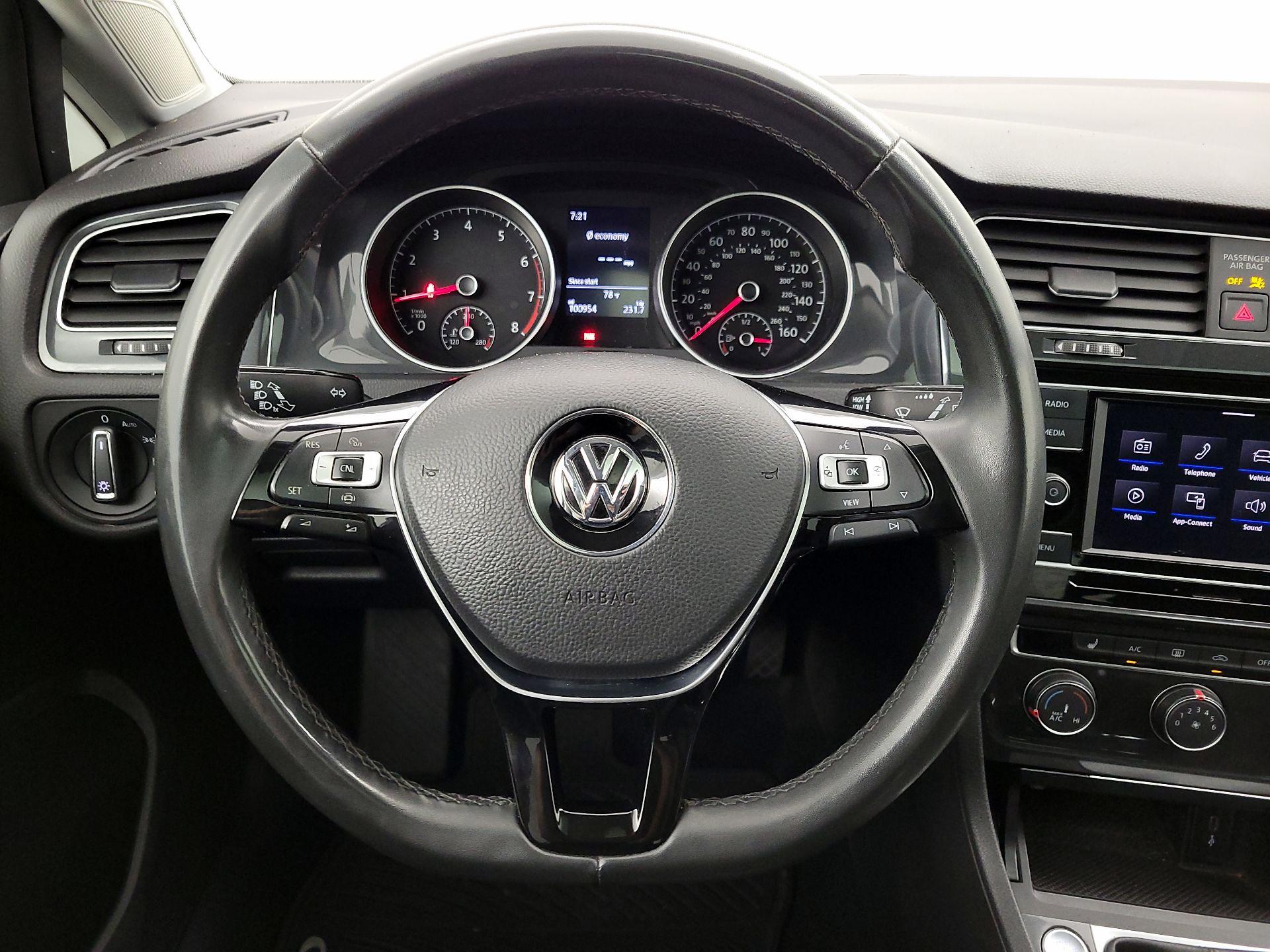 Thumbnail: 2021 Volkswagen Golf - 10