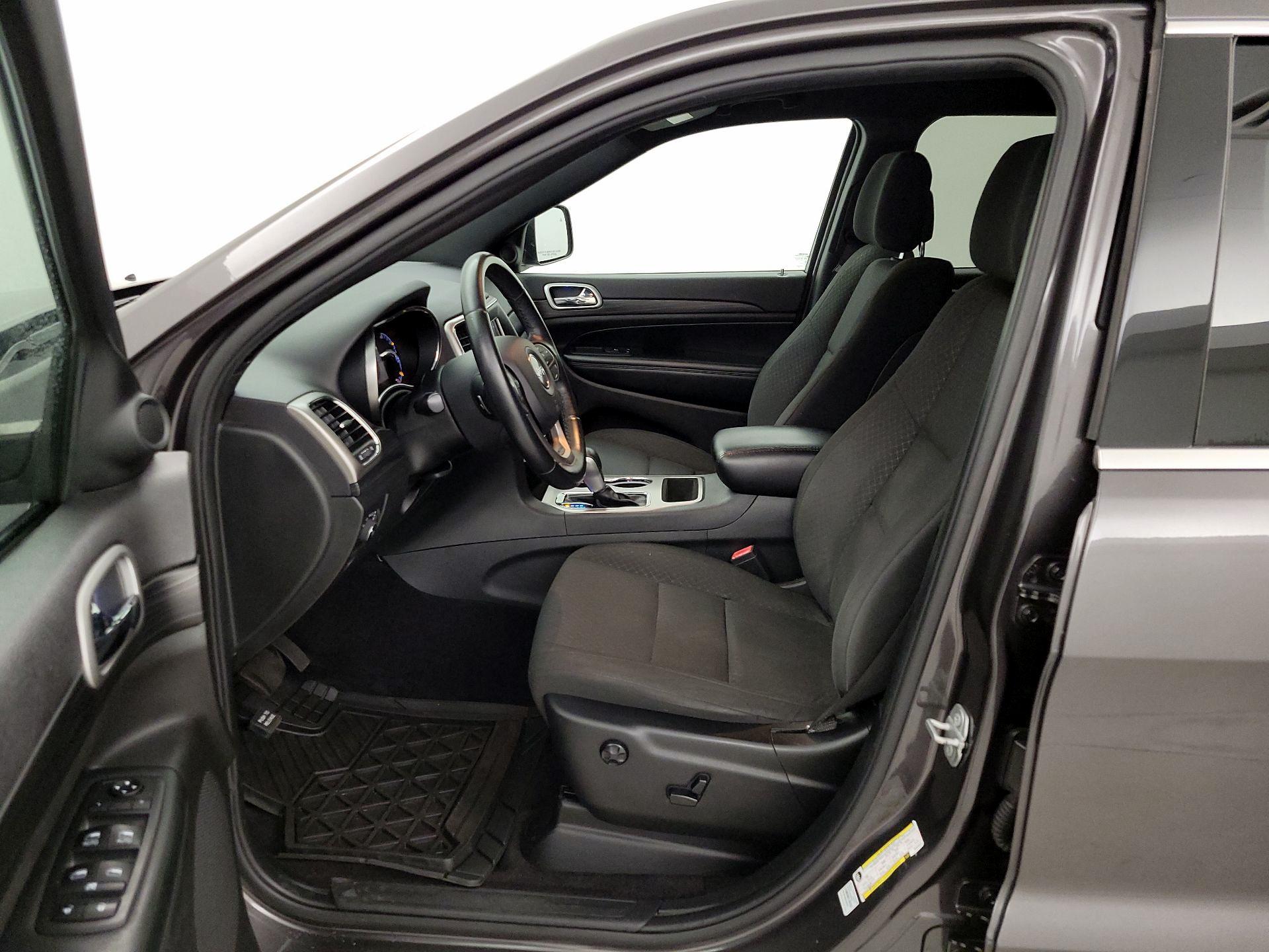 Thumbnail: 2019 Jeep Grand Cherokee - 11