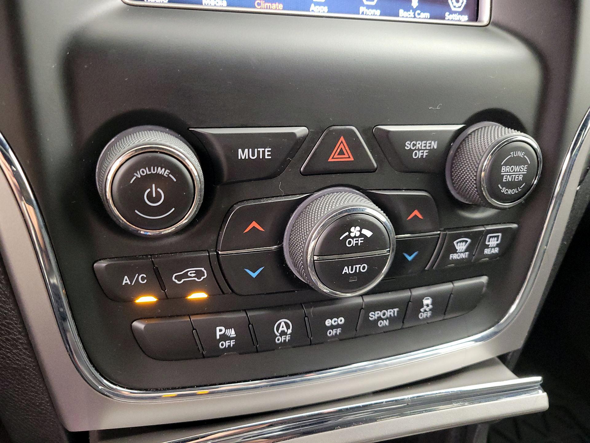 Thumbnail: 2019 Jeep Grand Cherokee - 16