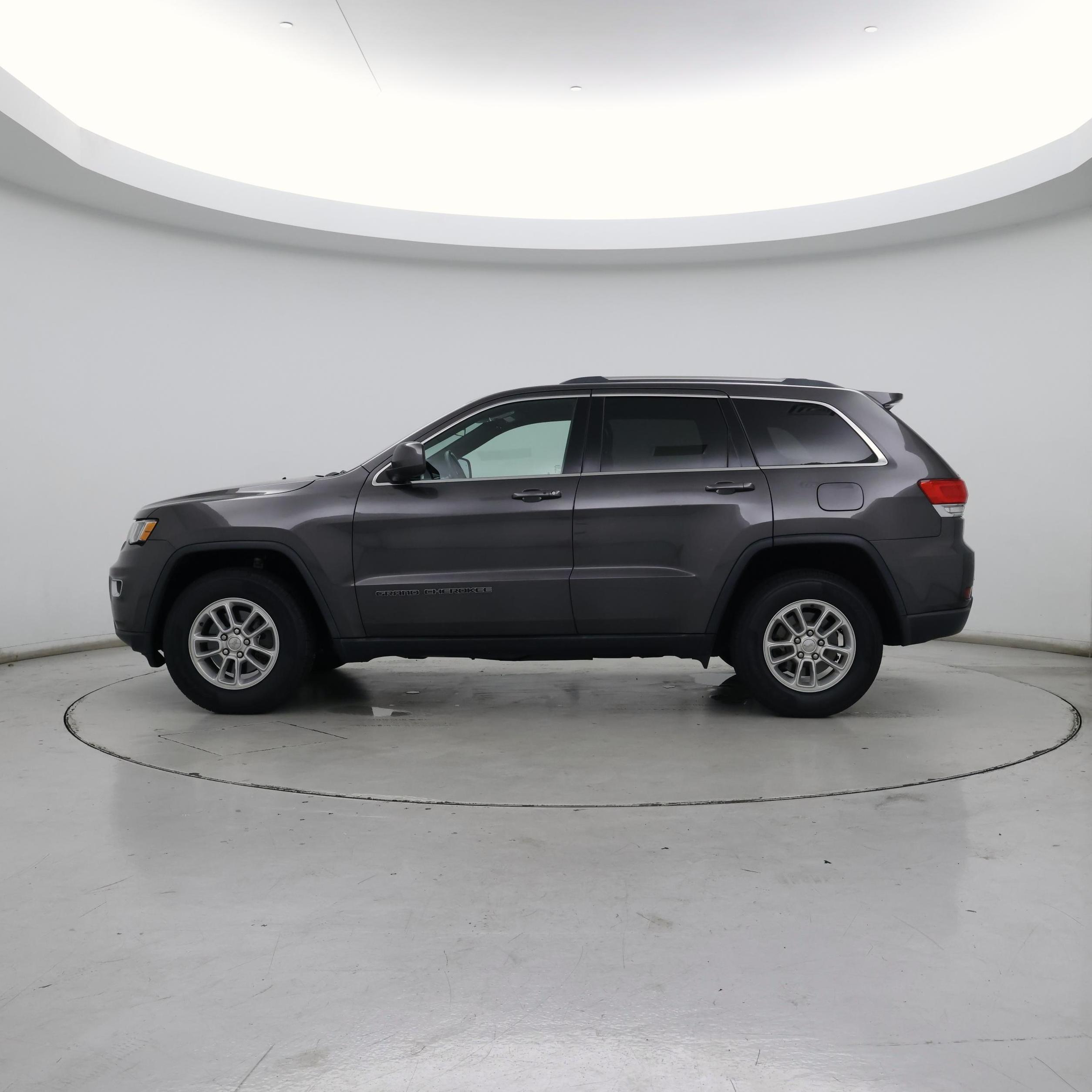 Thumbnail: 2019 Jeep Grand Cherokee - 3