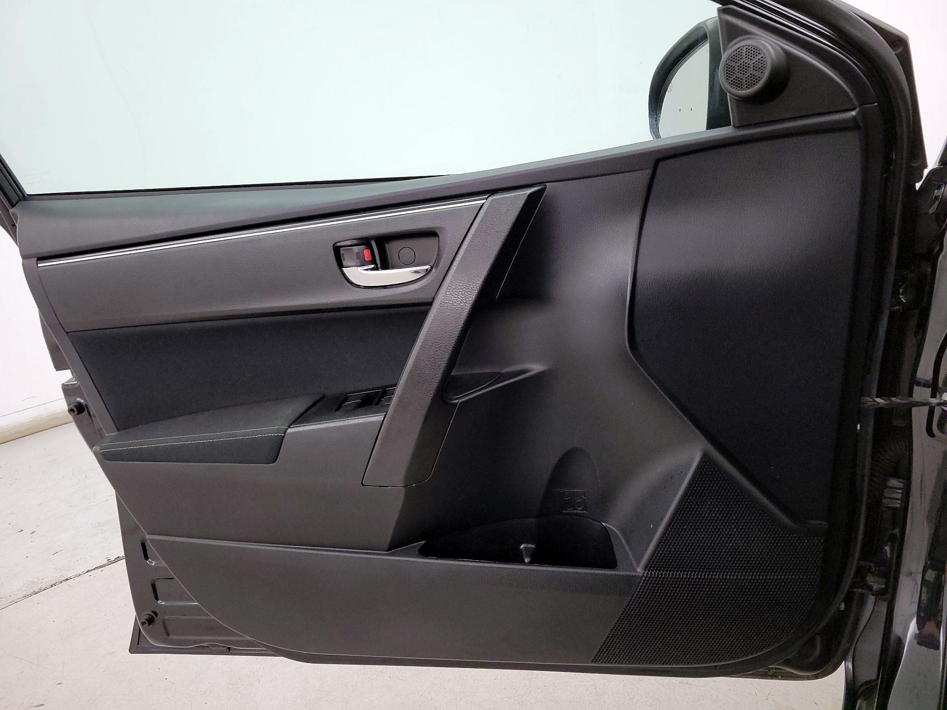 Thumbnail: 2017 Toyota Corolla - 12
