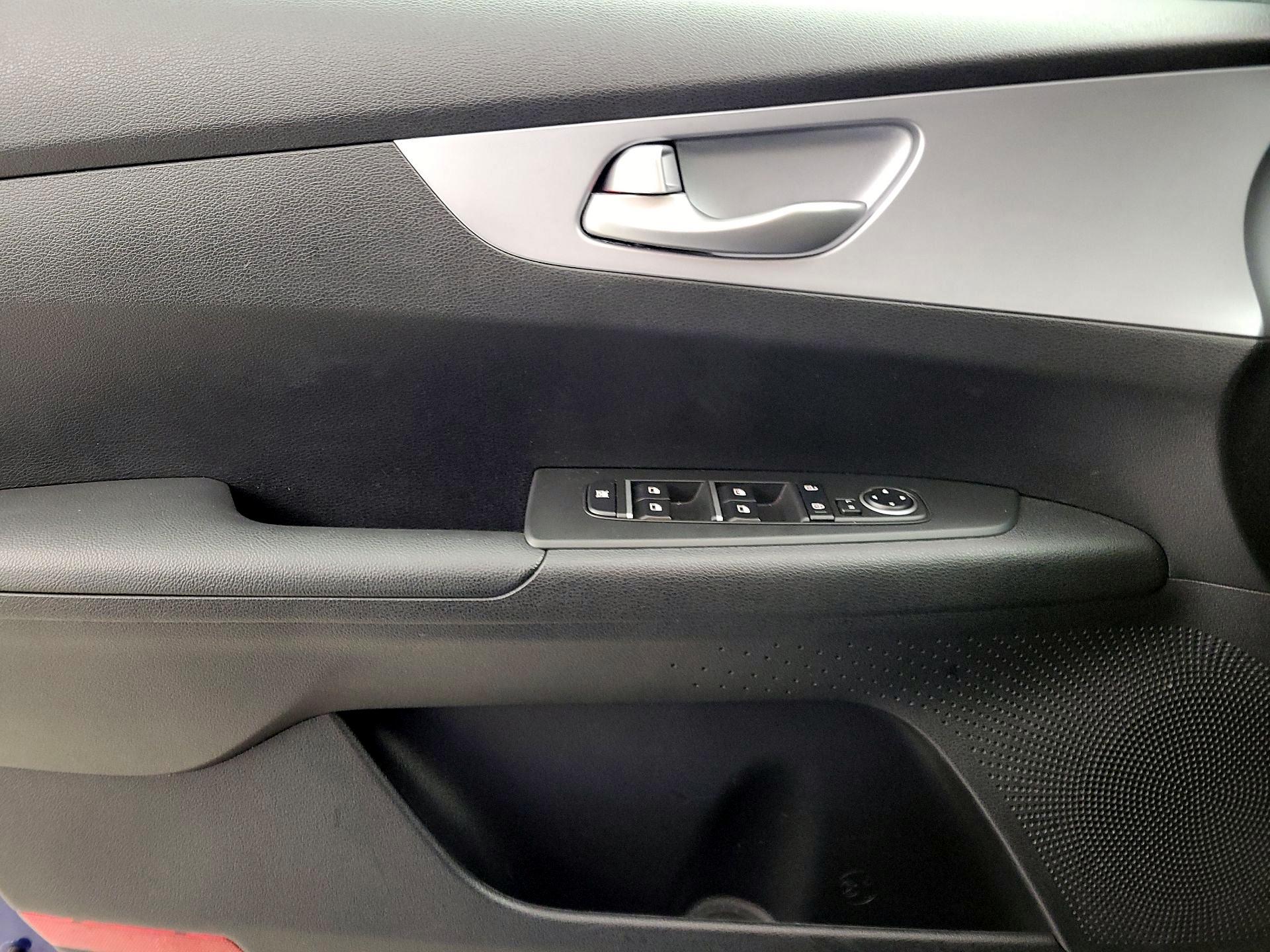 Thumbnail: 2023 Kia Forte - 12