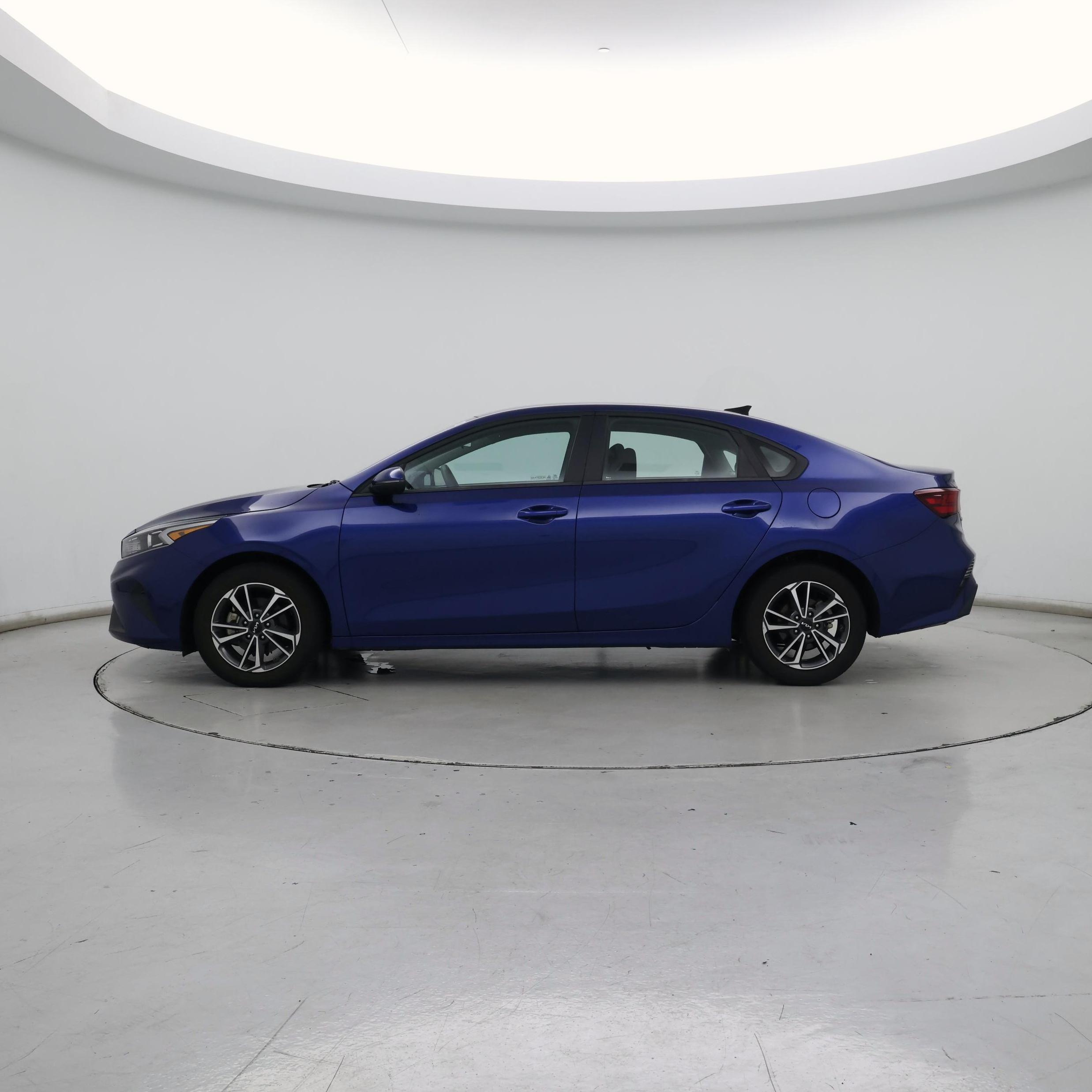 Thumbnail: 2023 Kia Forte - 3