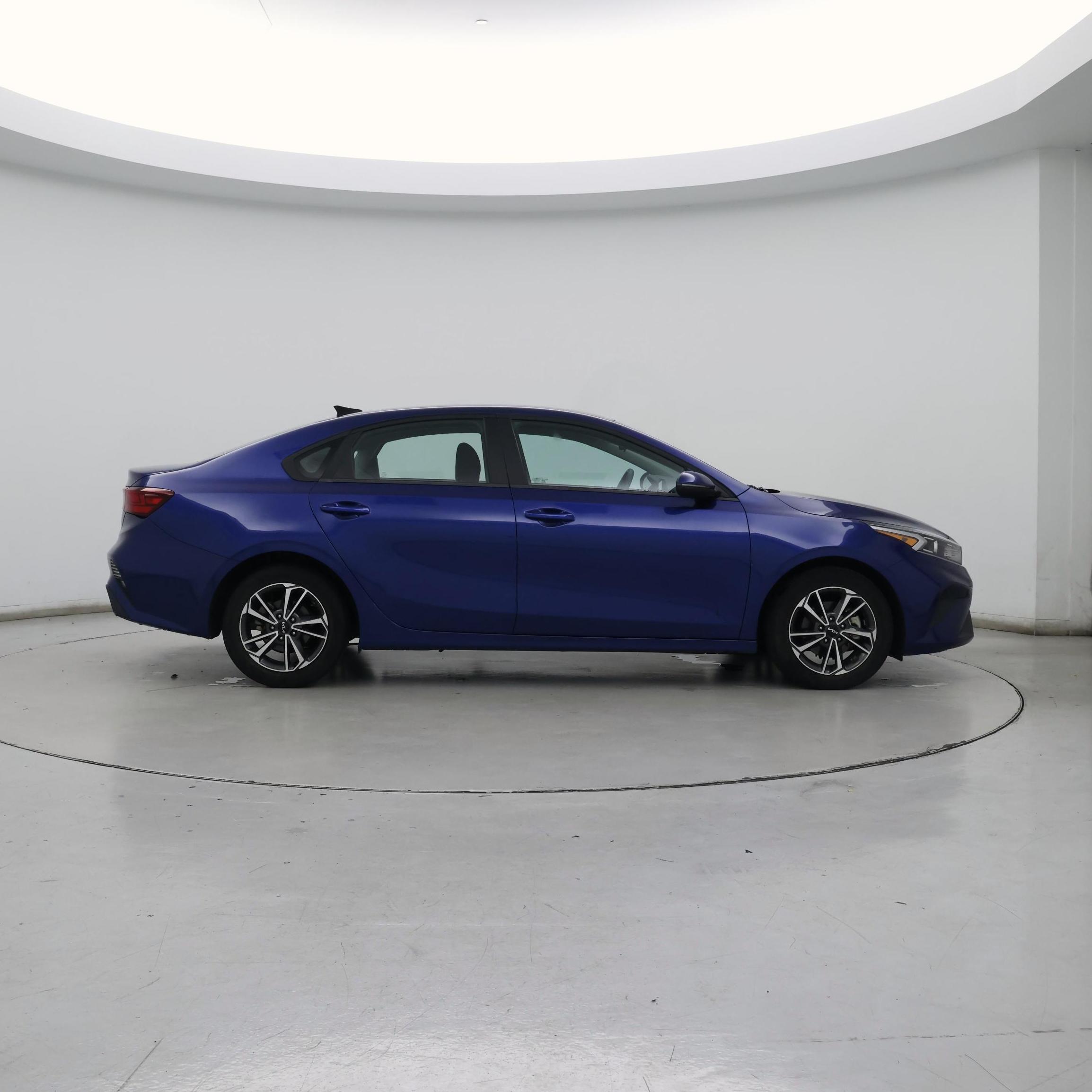 Thumbnail: 2023 Kia Forte - 7