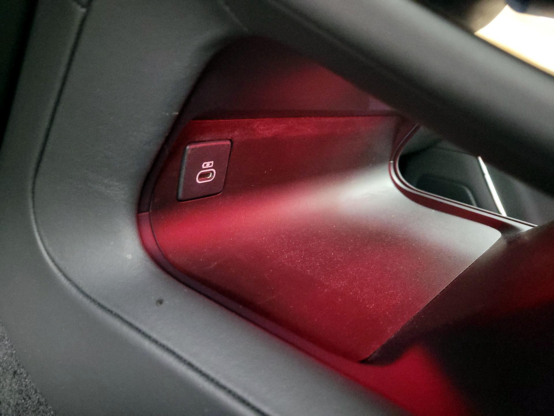 Thumbnail: 2023 Land Rover Range Rover Sport - 19