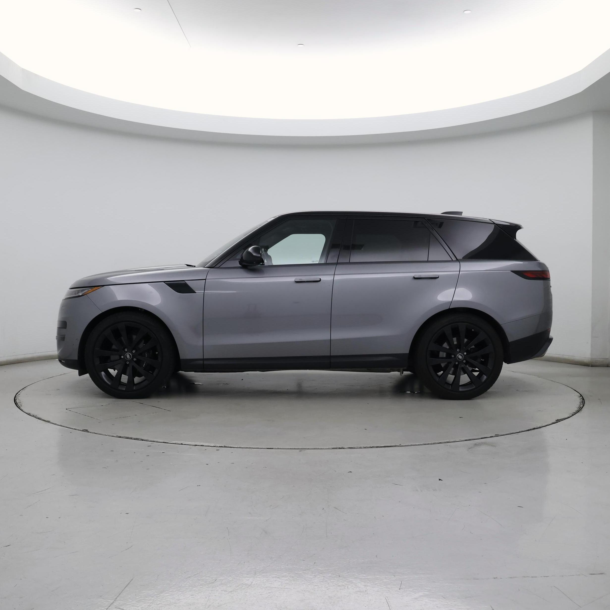 Thumbnail: 2023 Land Rover Range Rover Sport - 3