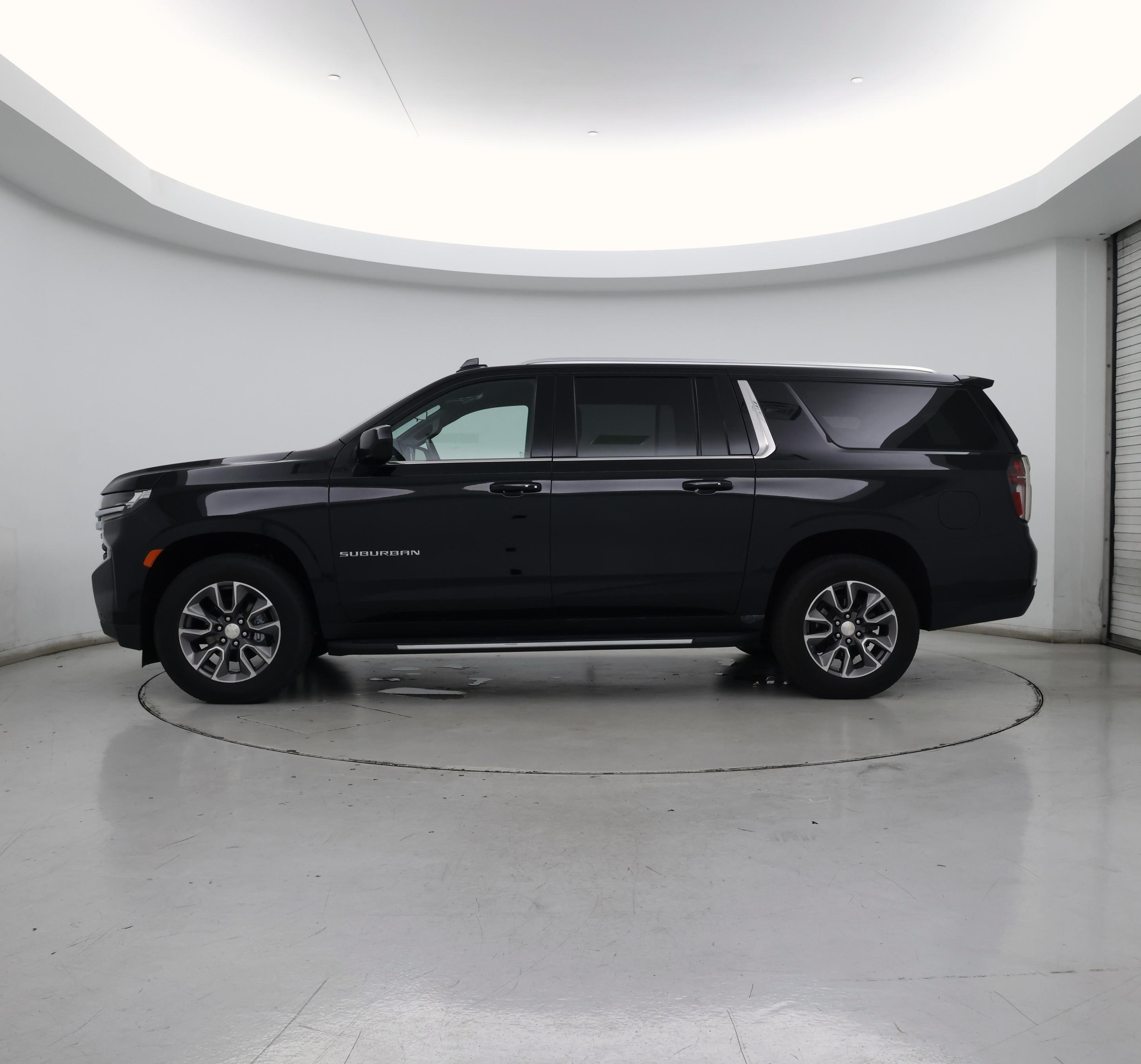 Thumbnail: 2022 Chevrolet Suburban - 3