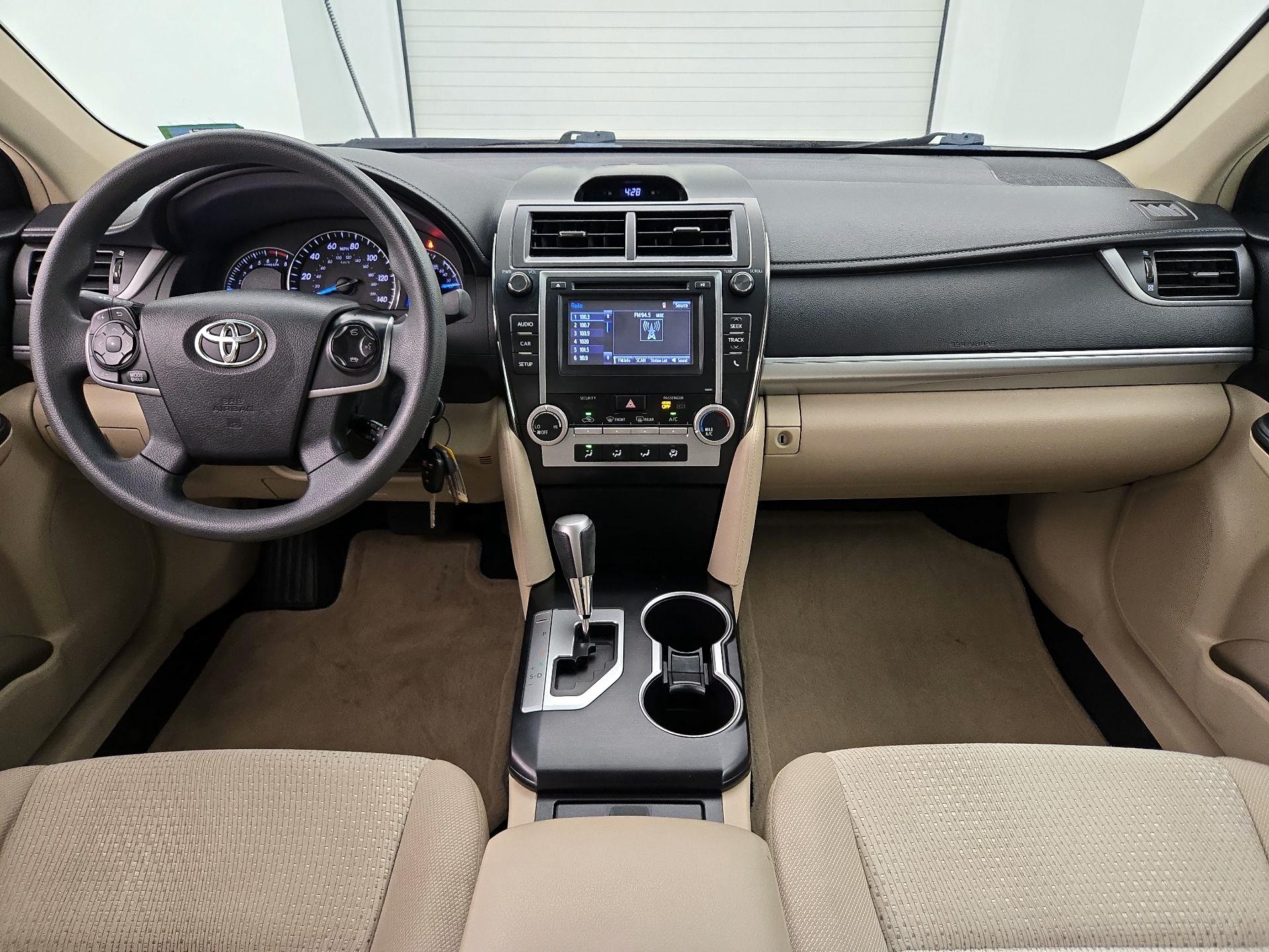 Thumbnail: 2014 Toyota Camry - 9