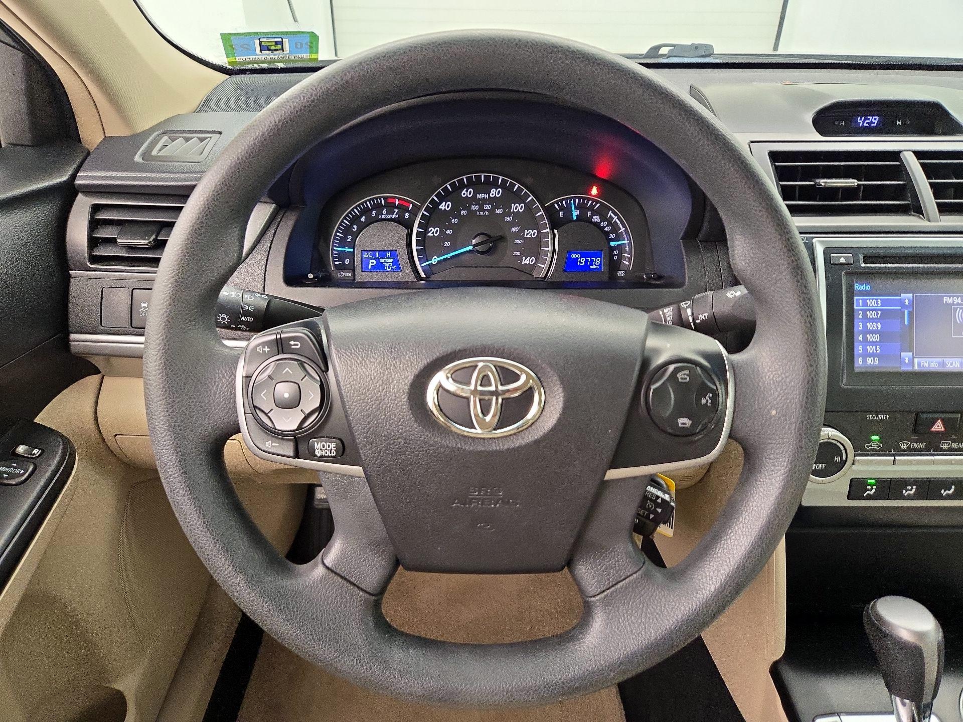 Thumbnail: 2014 Toyota Camry - 10