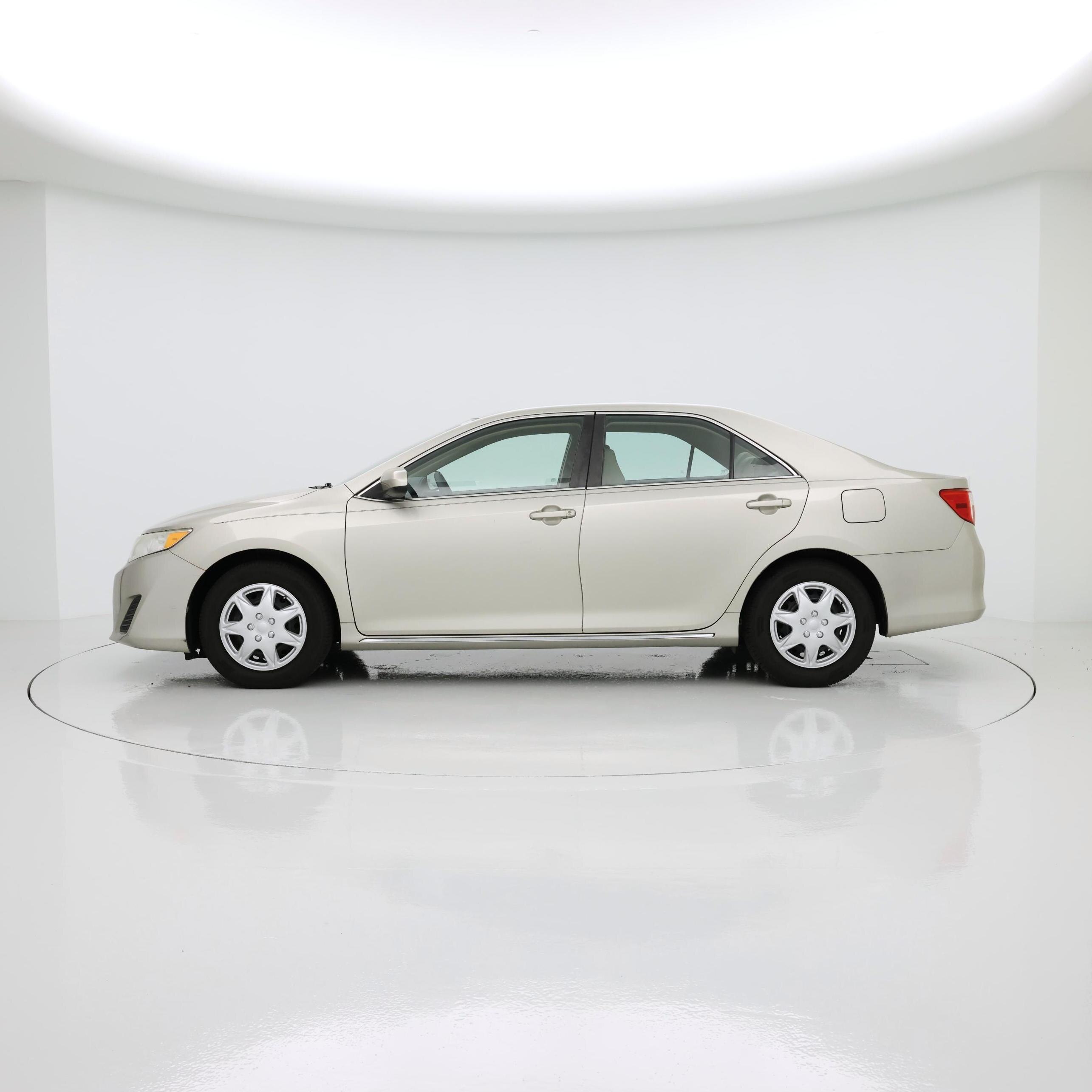 Thumbnail: 2014 Toyota Camry - 3