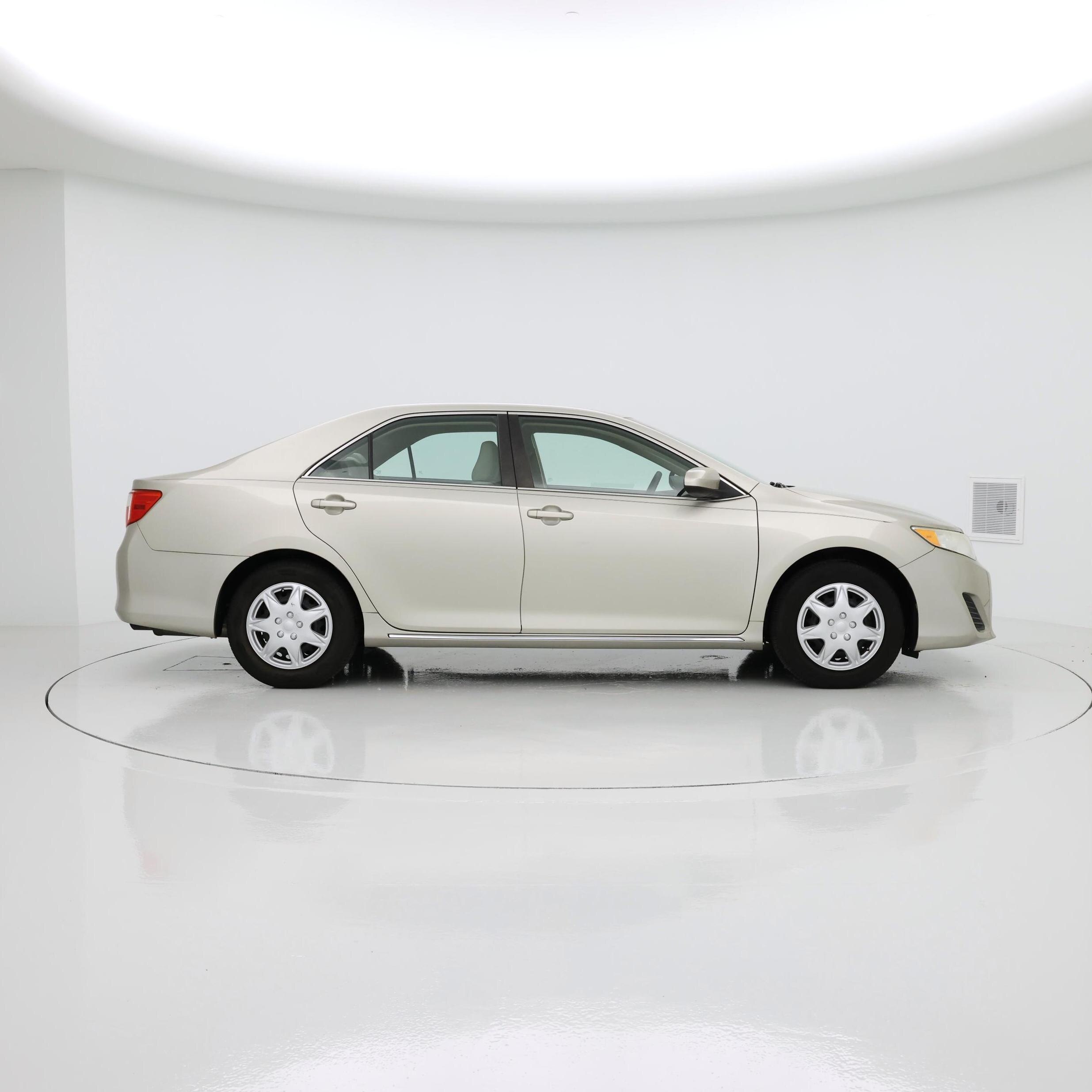 Thumbnail: 2014 Toyota Camry - 7