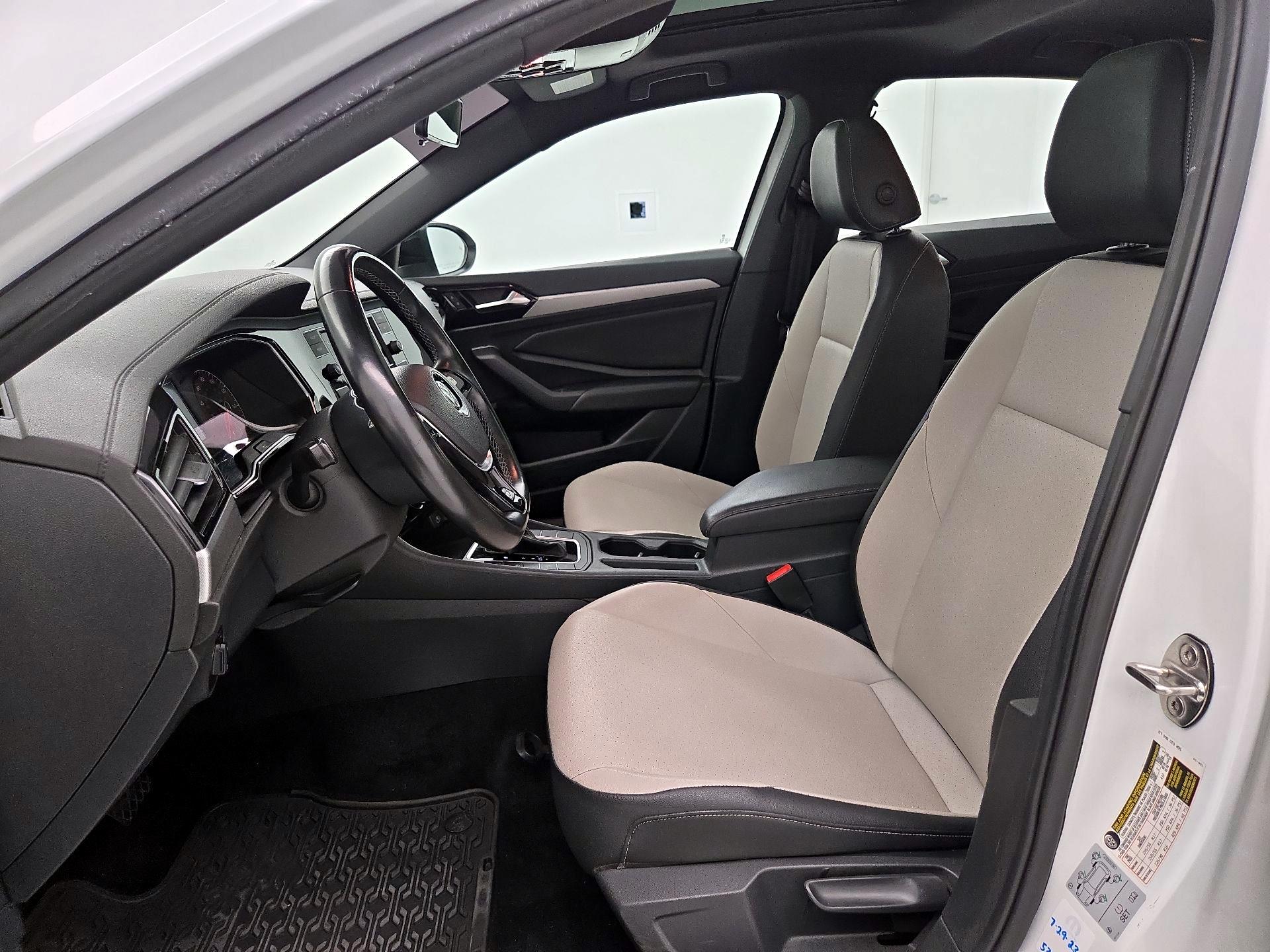 Thumbnail: 2019 Volkswagen Jetta - 11
