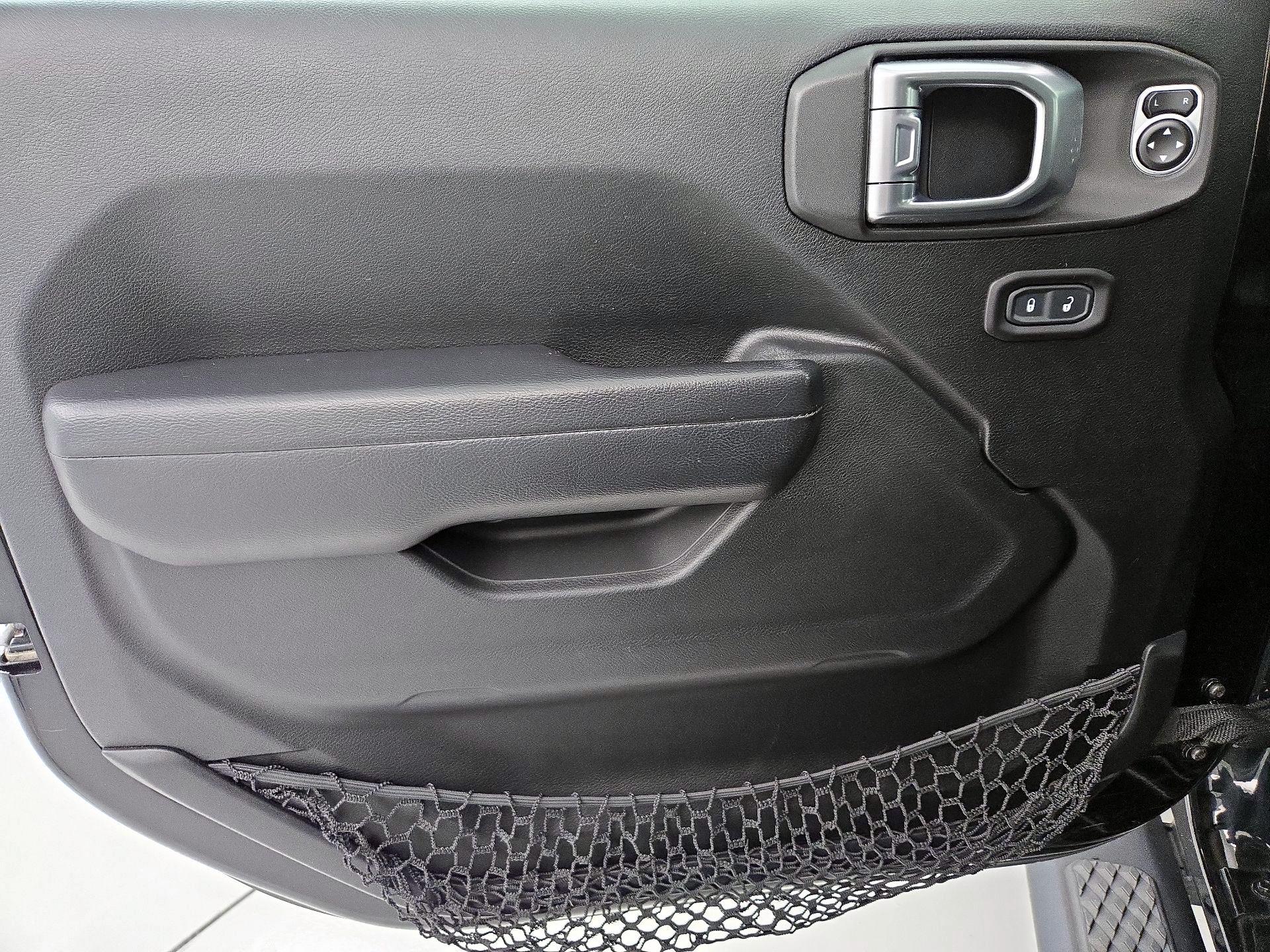 Thumbnail: 2020 Jeep Gladiator - 10