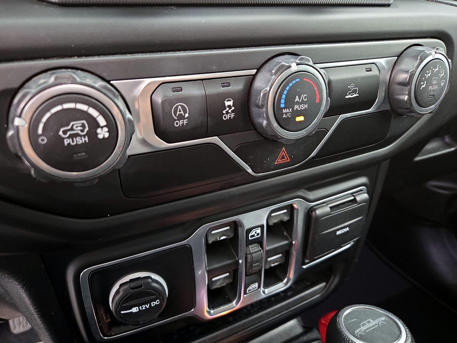 Thumbnail: 2020 Jeep Gladiator - 14