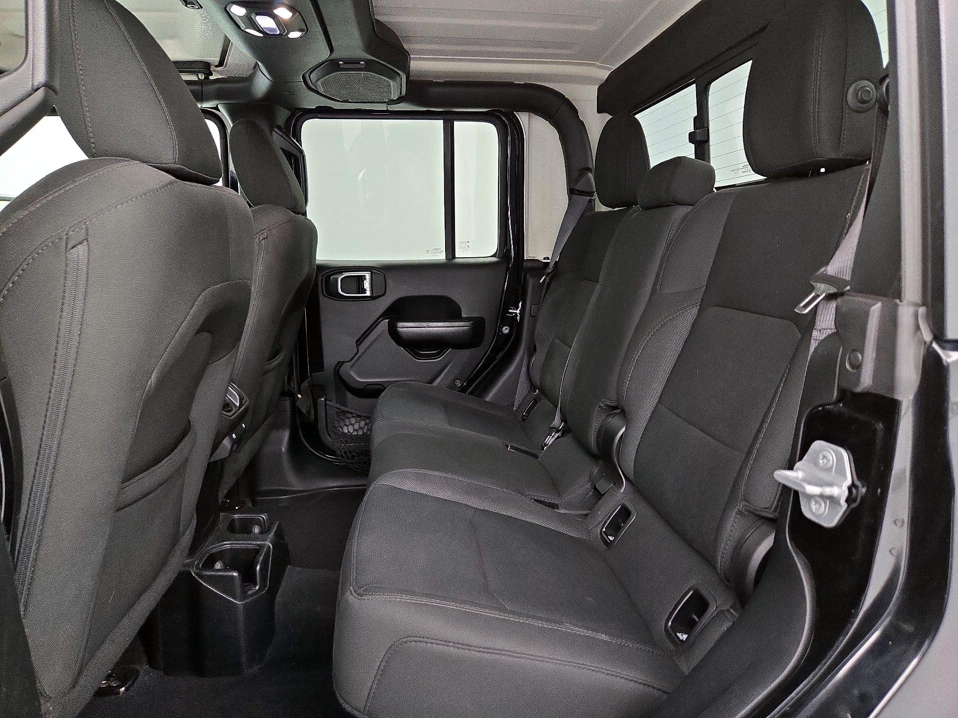 Thumbnail: 2020 Jeep Gladiator - 17