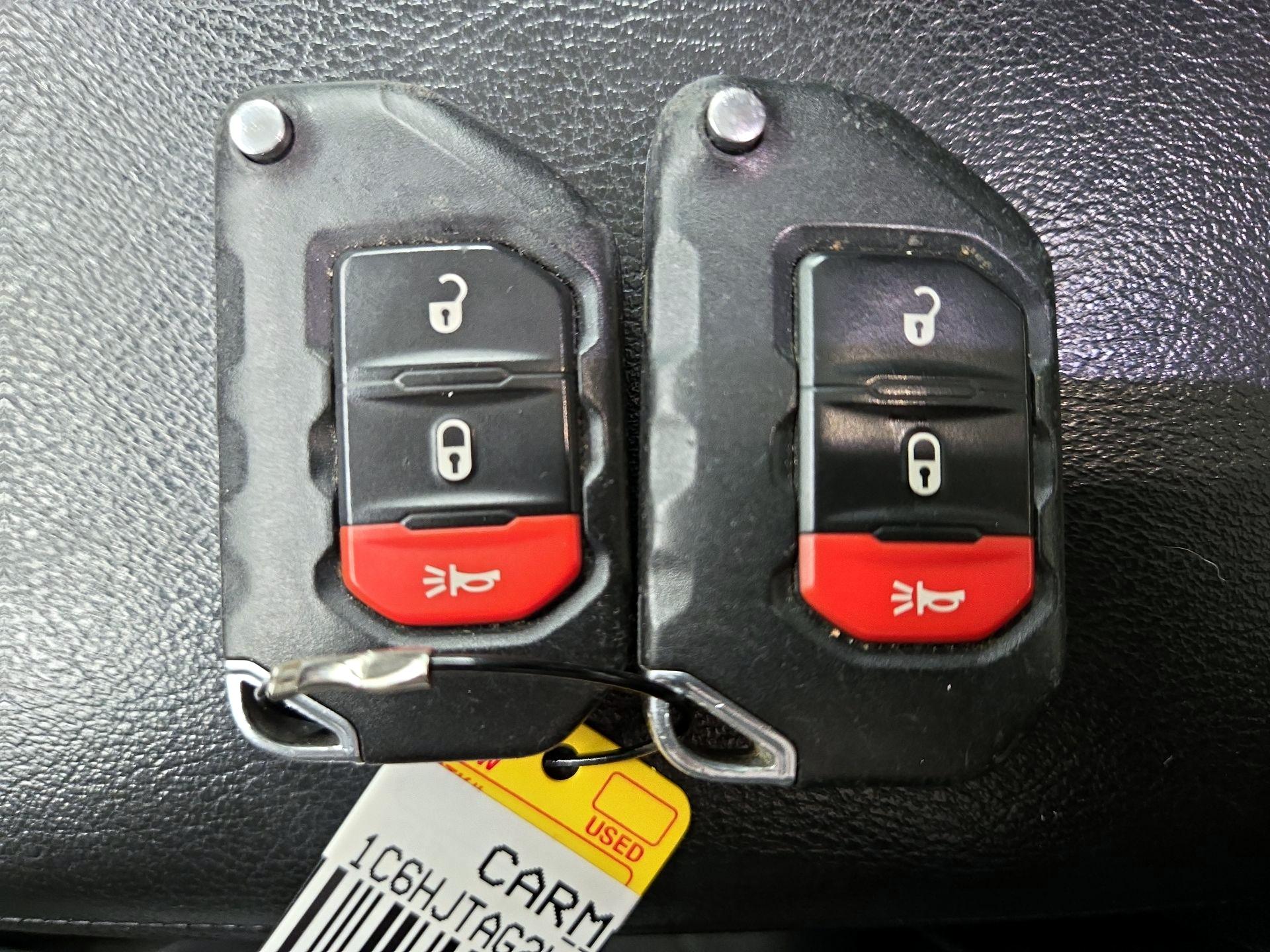 Thumbnail: 2020 Jeep Gladiator - 20