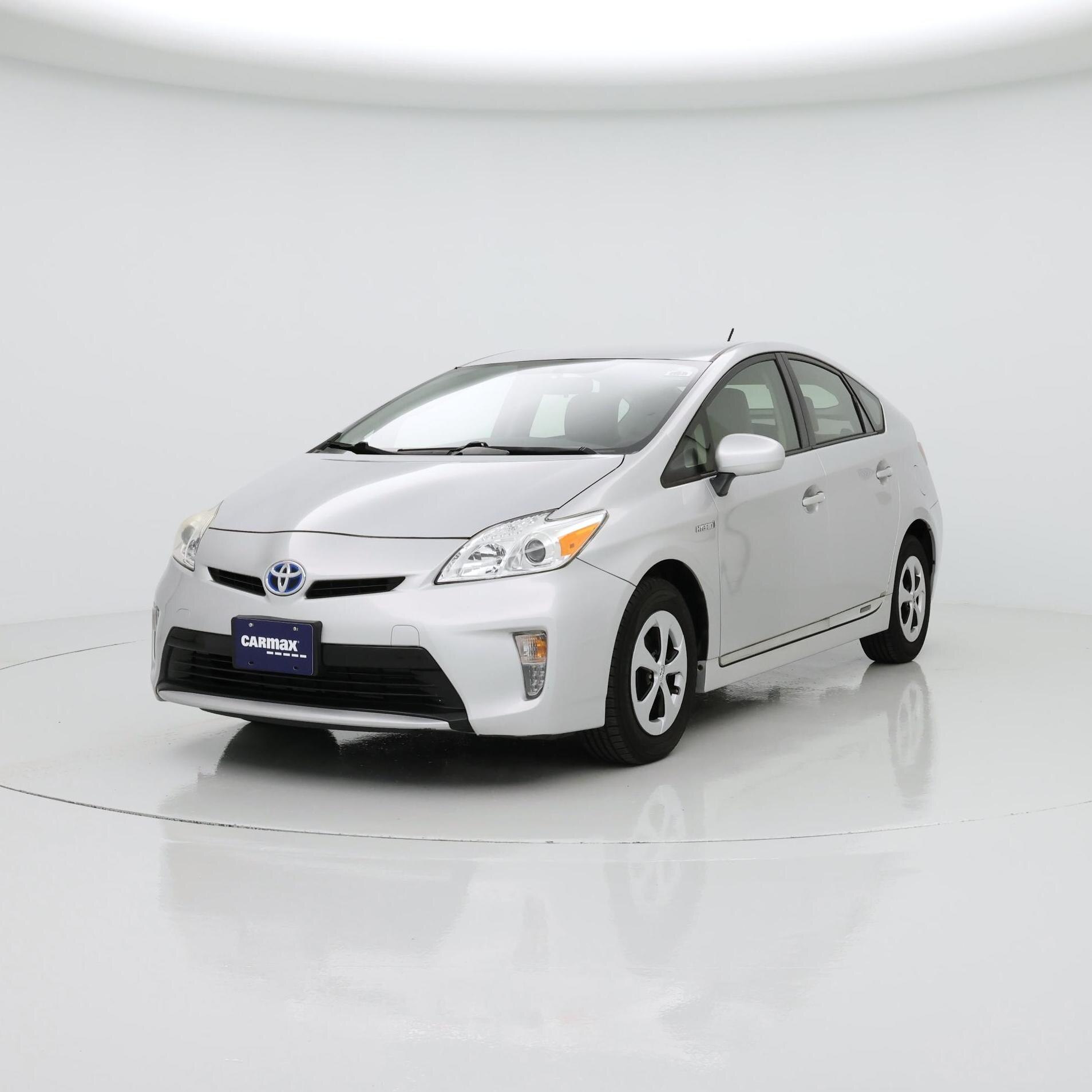Thumbnail: 2015 Toyota Prius - 4
