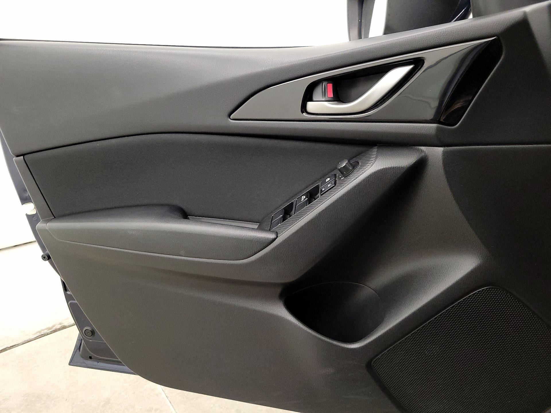 Thumbnail: 2015 Mazda Mazda3 - 12