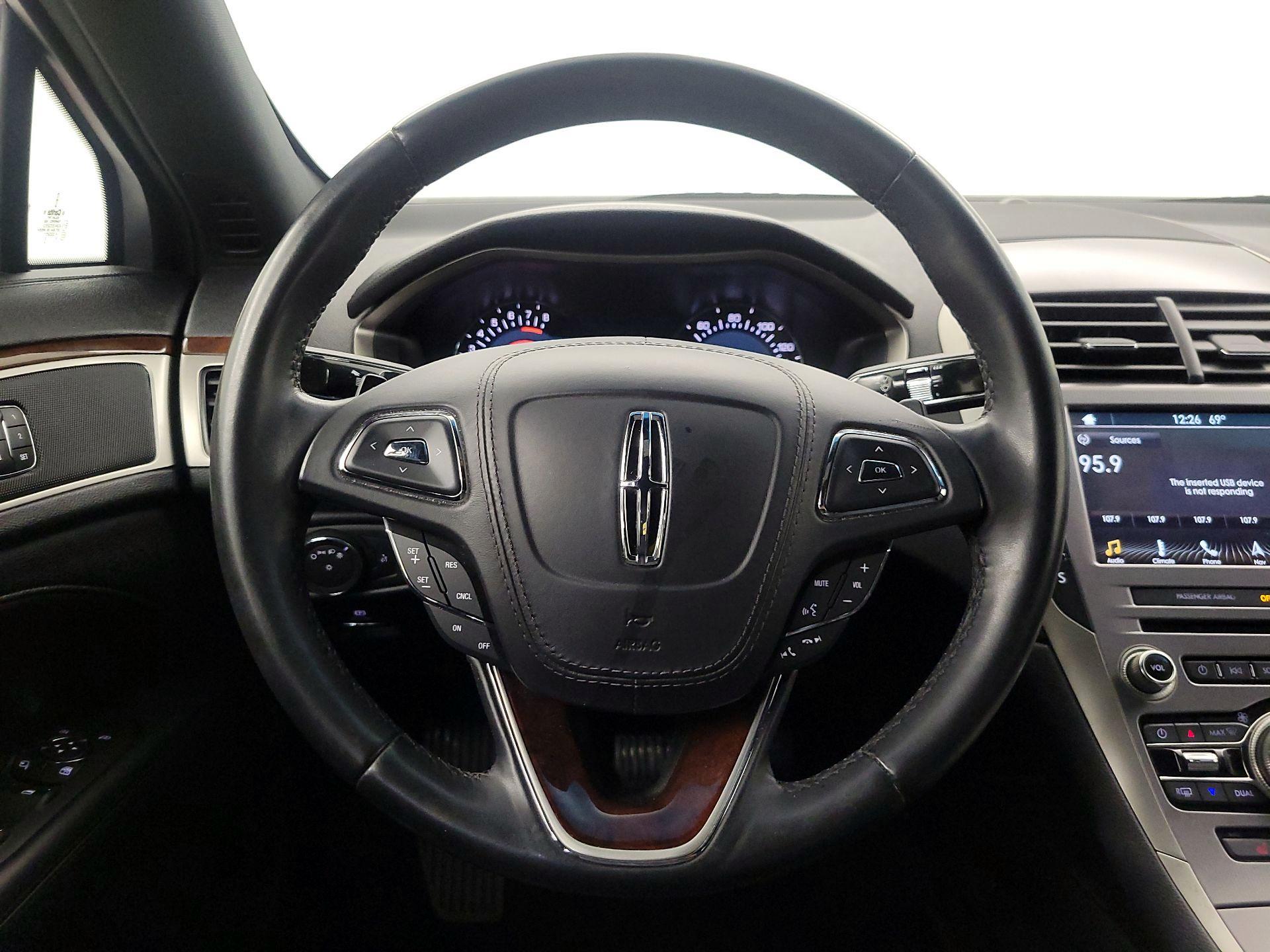 Thumbnail: 2017 Lincoln MKZ - 10