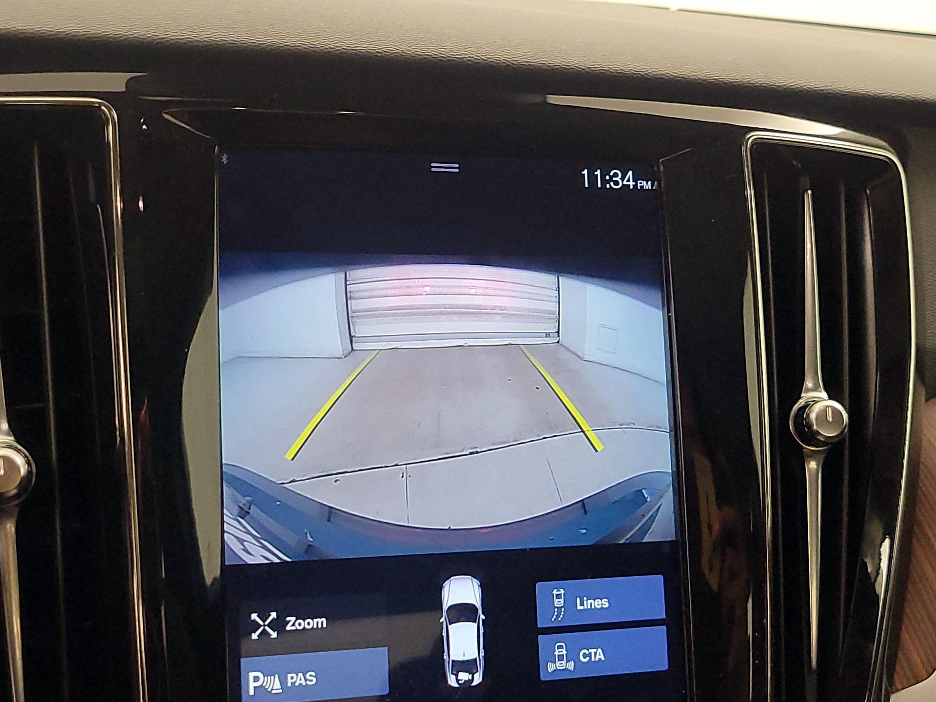 Thumbnail: 2019 Volvo S60 - 15