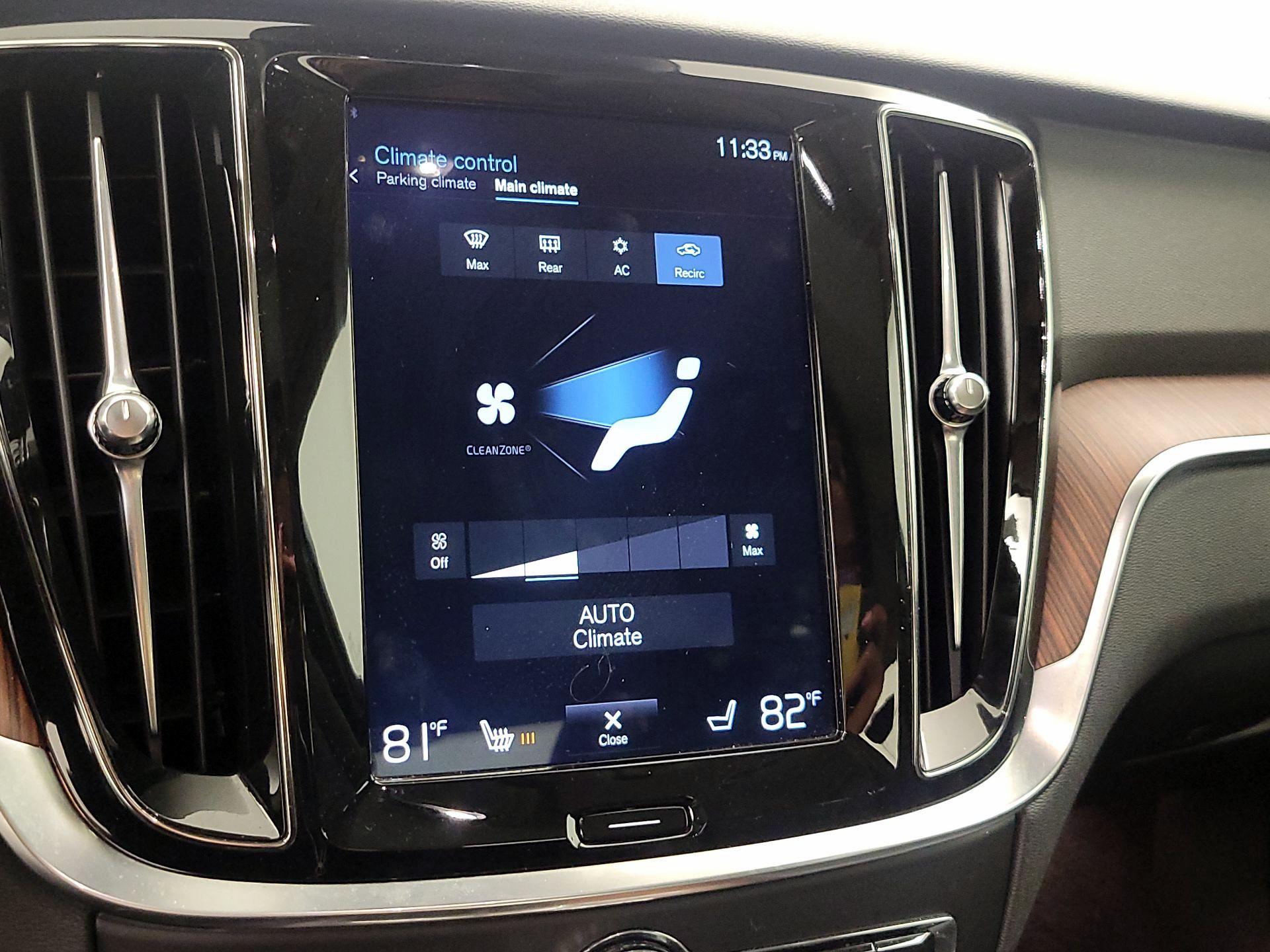 Thumbnail: 2019 Volvo S60 - 17