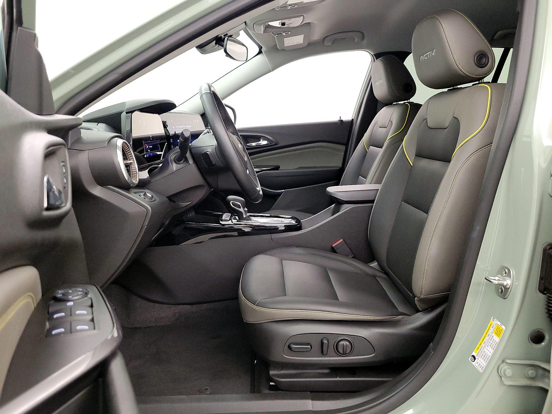 Thumbnail: 2025 Chevrolet Trax - 11