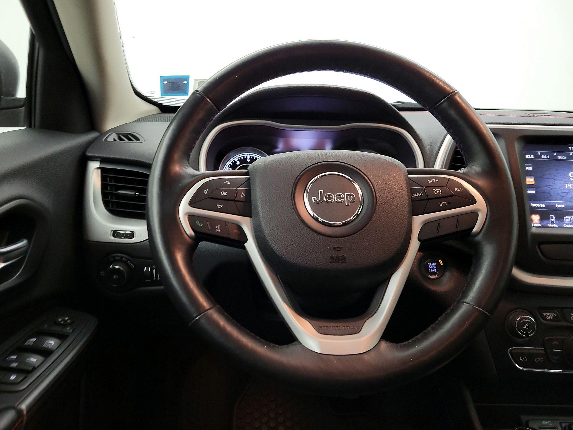 Thumbnail: 2015 Jeep Cherokee - 10
