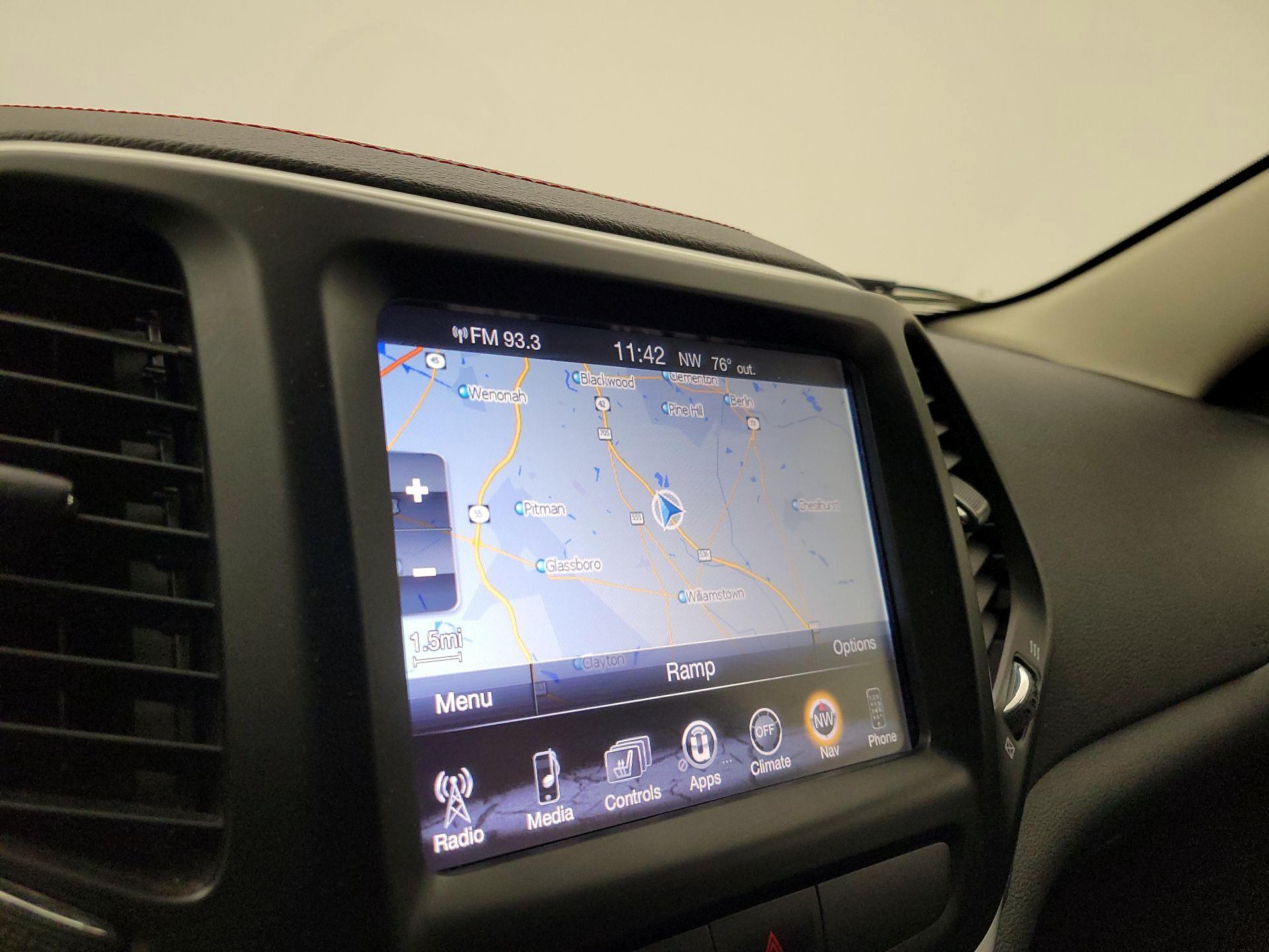 Thumbnail: 2015 Jeep Cherokee - 14