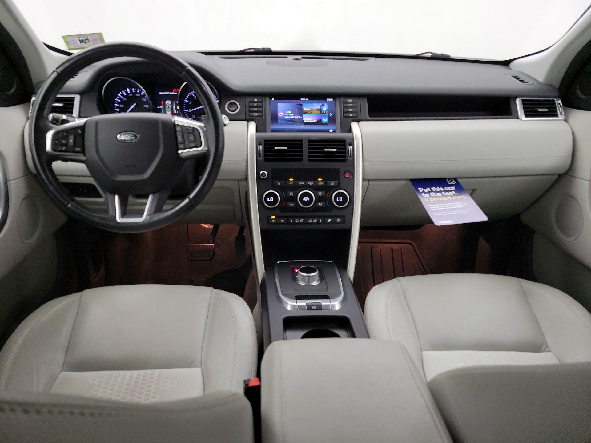 Thumbnail: 2016 Land Rover Discovery Sport - 9