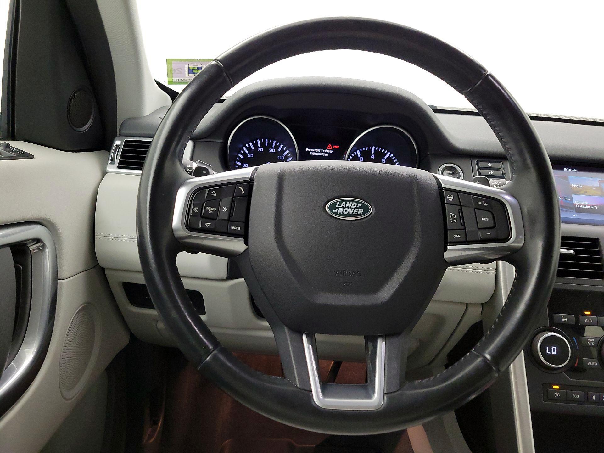 Thumbnail: 2016 Land Rover Discovery Sport - 10