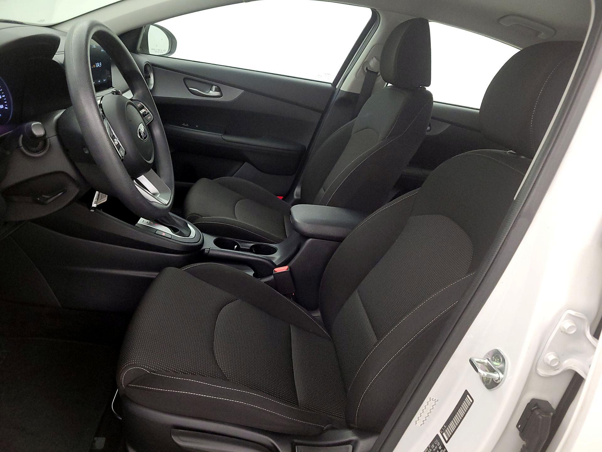 Thumbnail: 2020 Kia Forte - 11