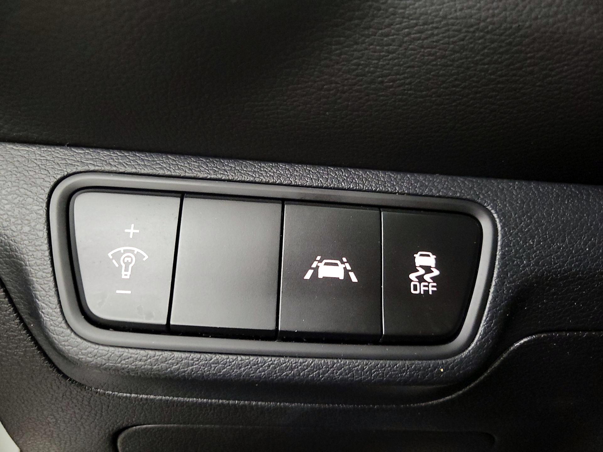 Thumbnail: 2020 Kia Forte - 13