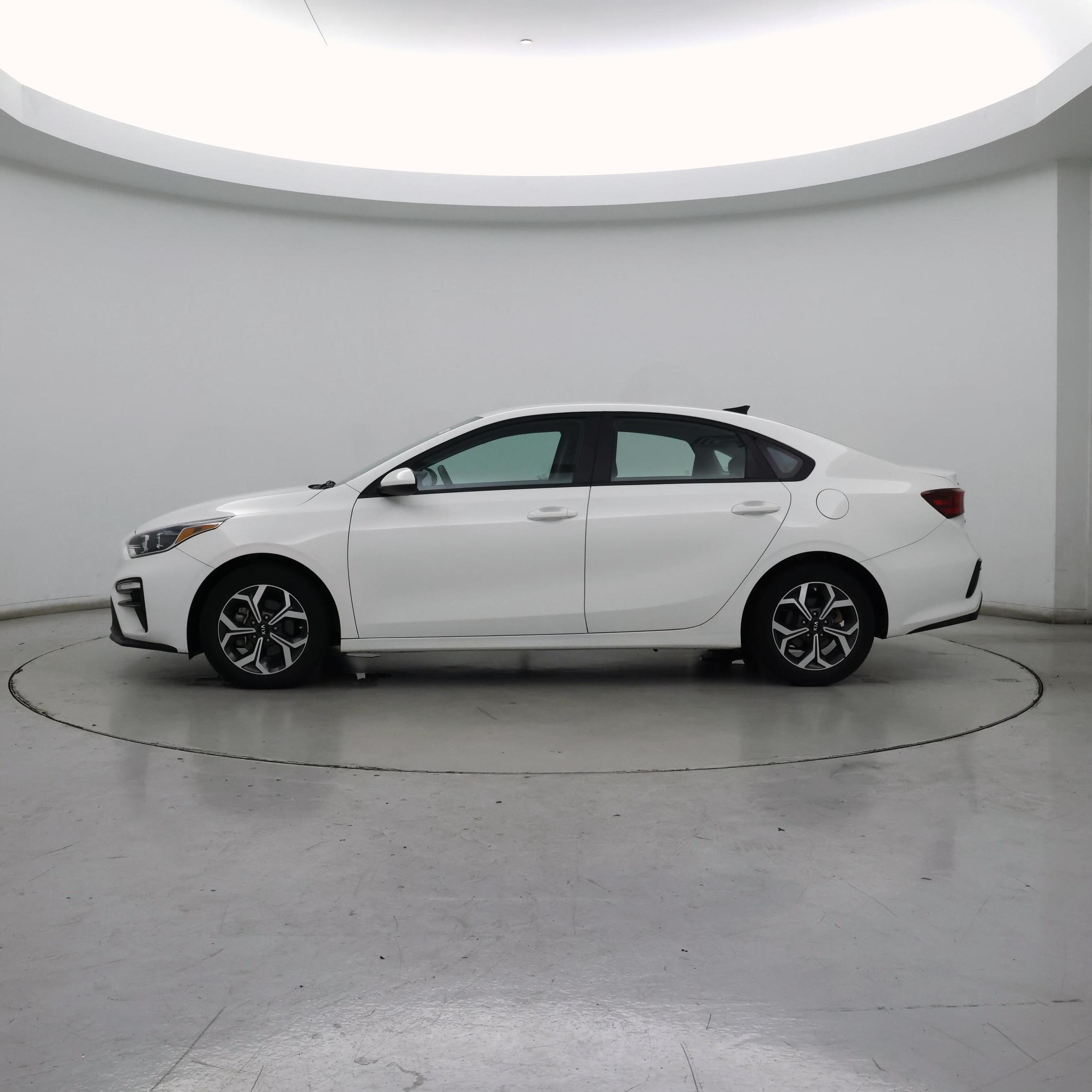 Thumbnail: 2020 Kia Forte - 3