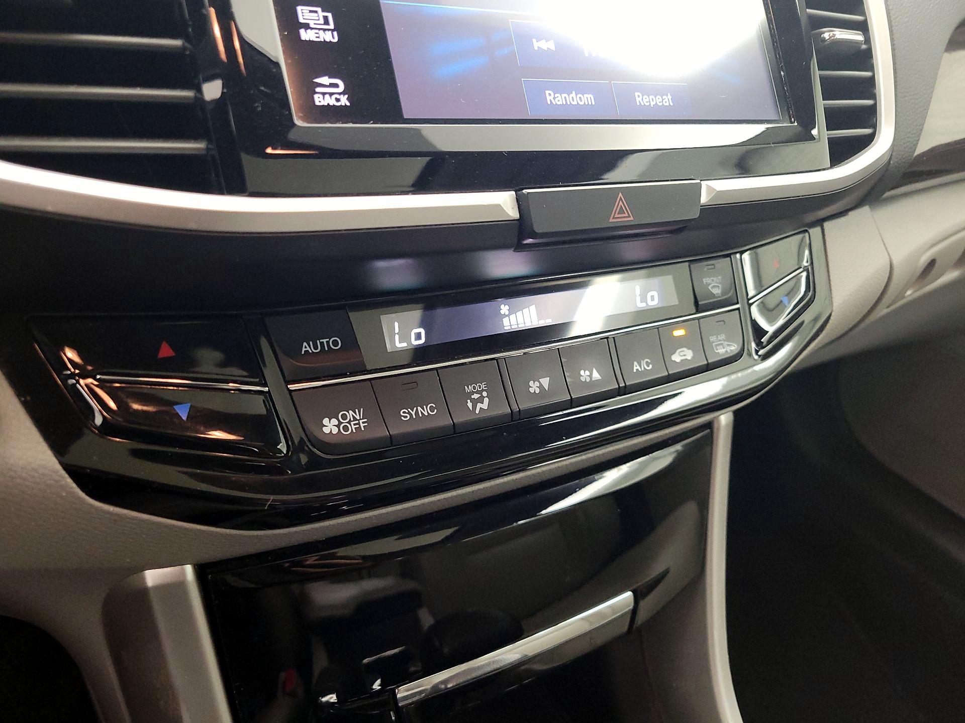 Thumbnail: 2017 Honda Accord - 16