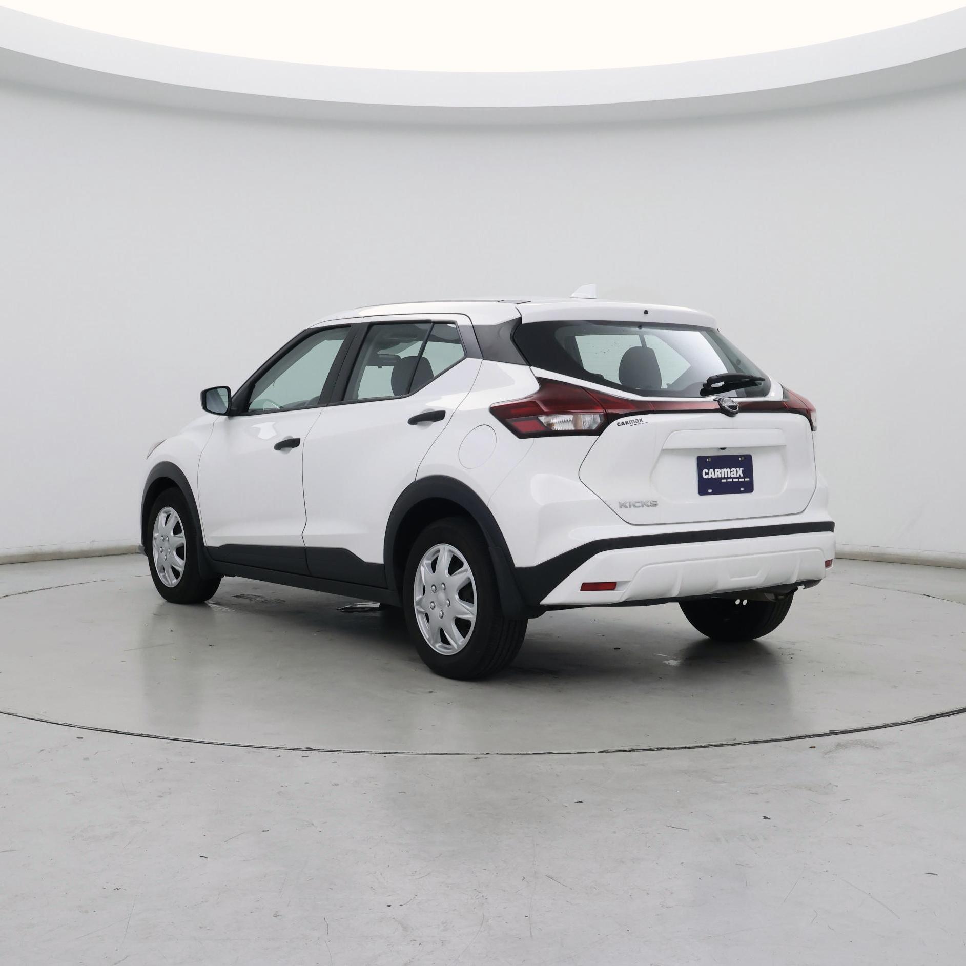 Thumbnail: 2023 Nissan Kicks - 2