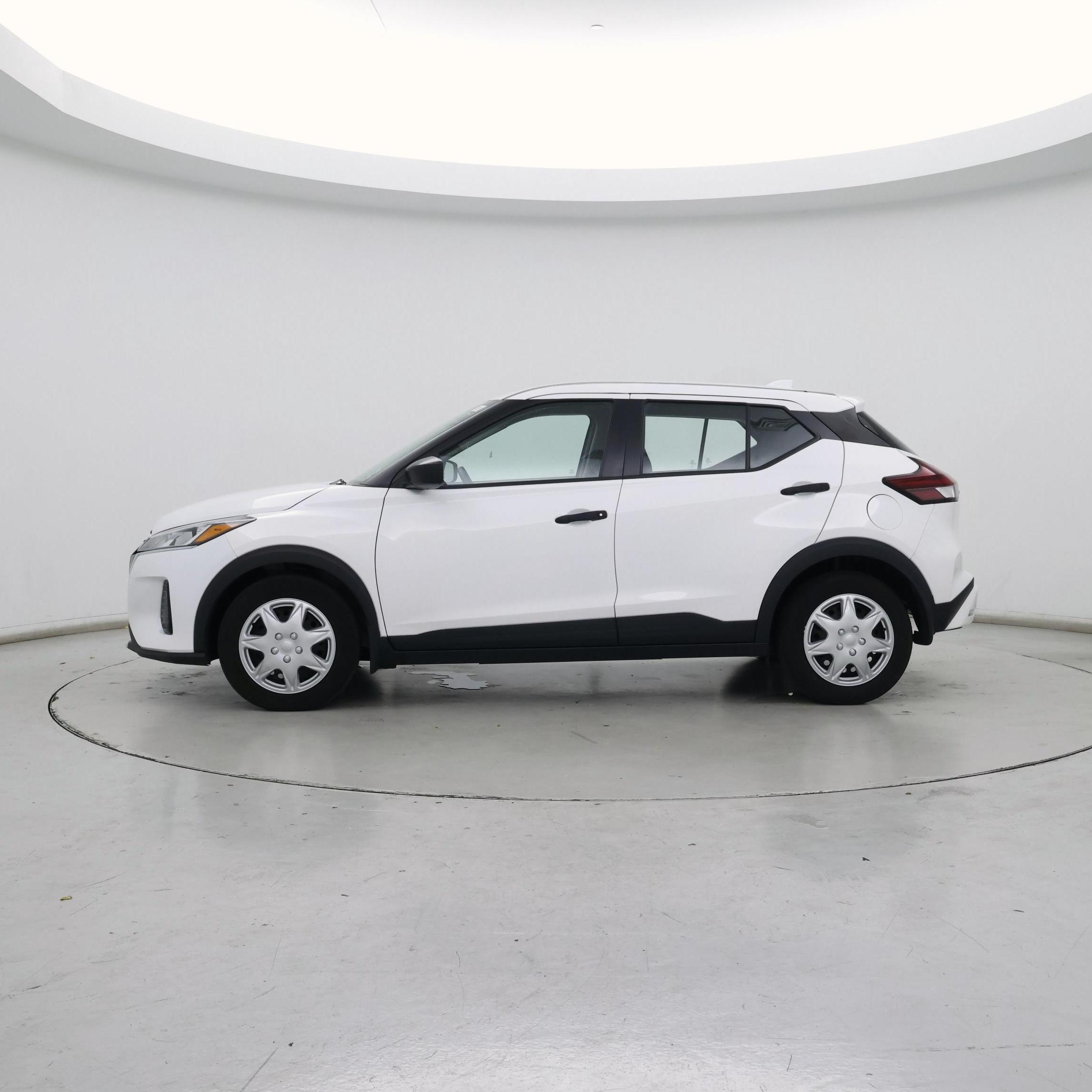 Thumbnail: 2023 Nissan Kicks - 3